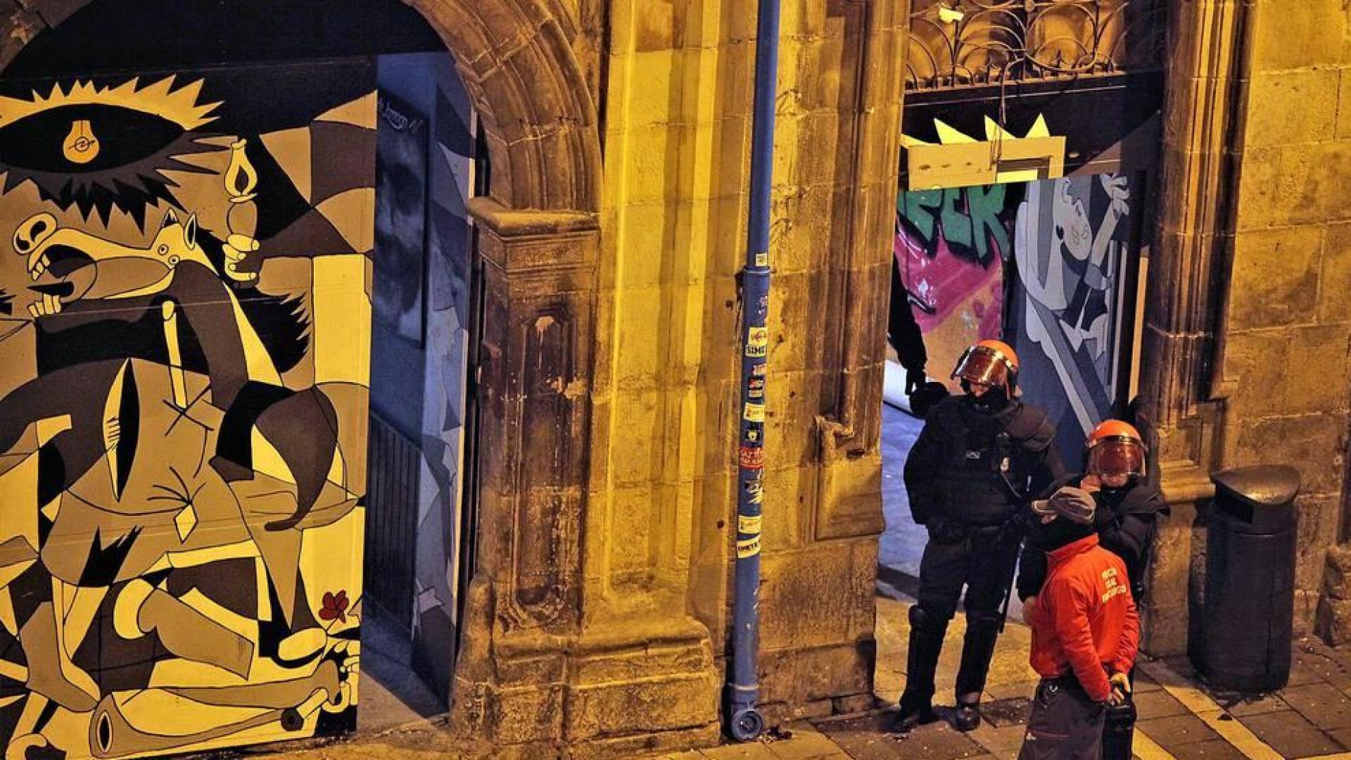 Operación en el Palacio Marqués del Rozalejo para inspeccionar el gaztetxe Maravillas.