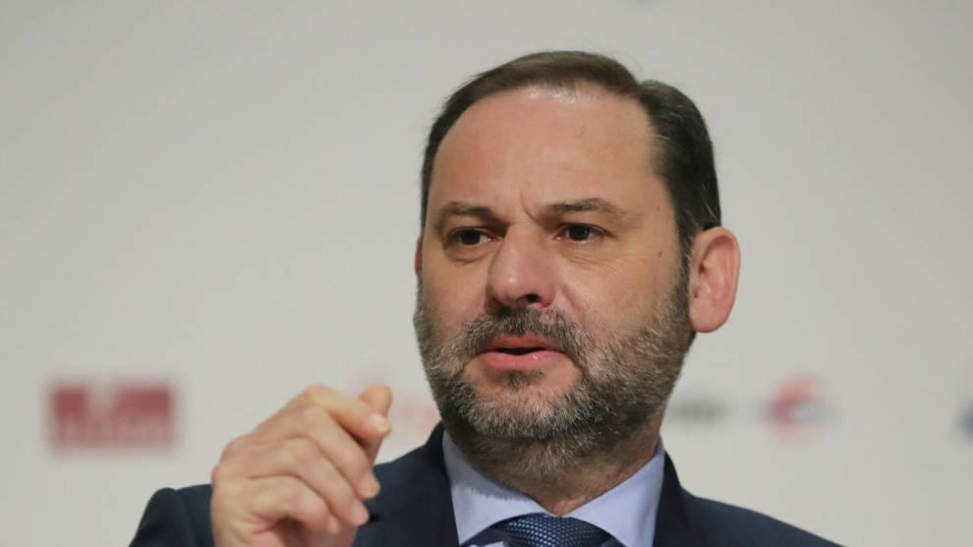 Ábalos no descarta un 'súper domingo' electoral el 26 de mayo, también con generales