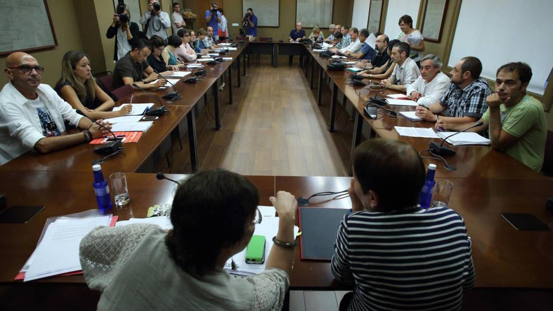 Los sindicatos exigen que la reforma del 'mapa local' no acarree despidos