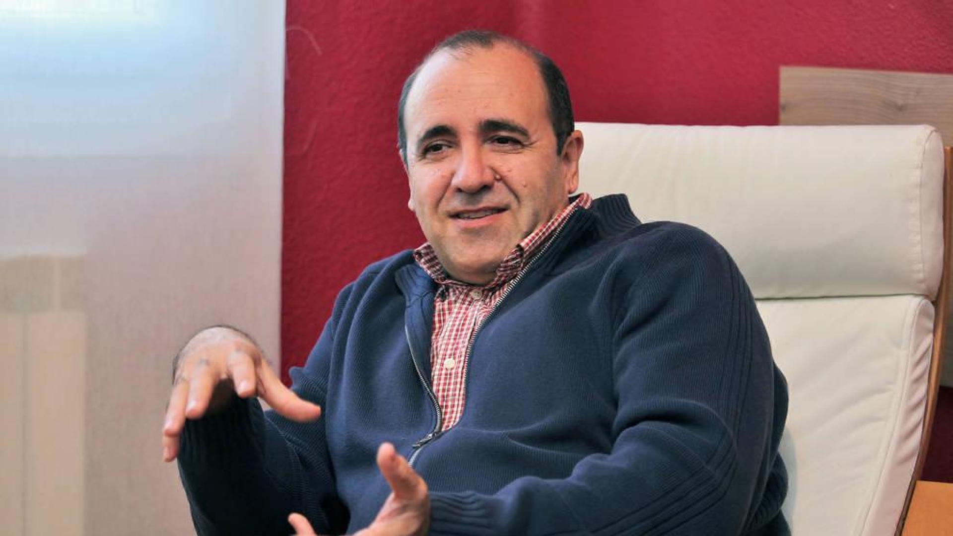 Aser Sesma Galarraga, de 55 años, imparte habitualmente charlas y talleres sobre educación y familia.