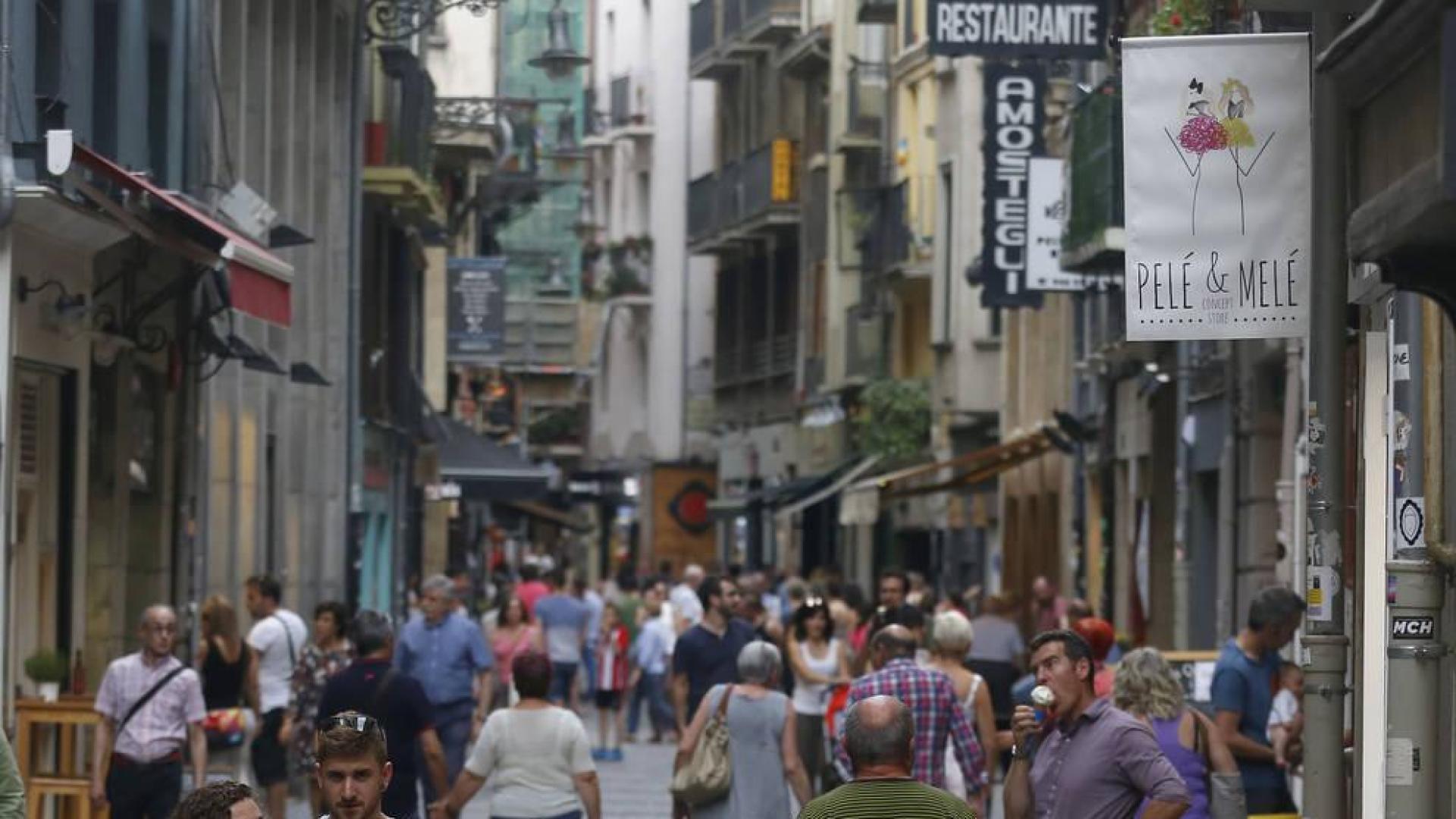 Pamplona sólo permitirá al Casco Viejo libertad de horario comercial