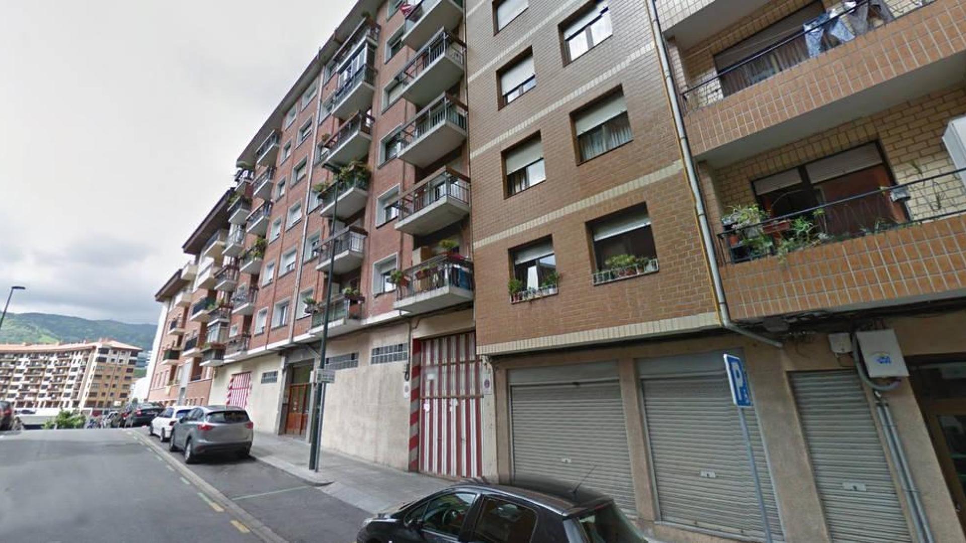 Hallan el cadáver de una niña y a su madre grave en su domicilio de Bilbao
