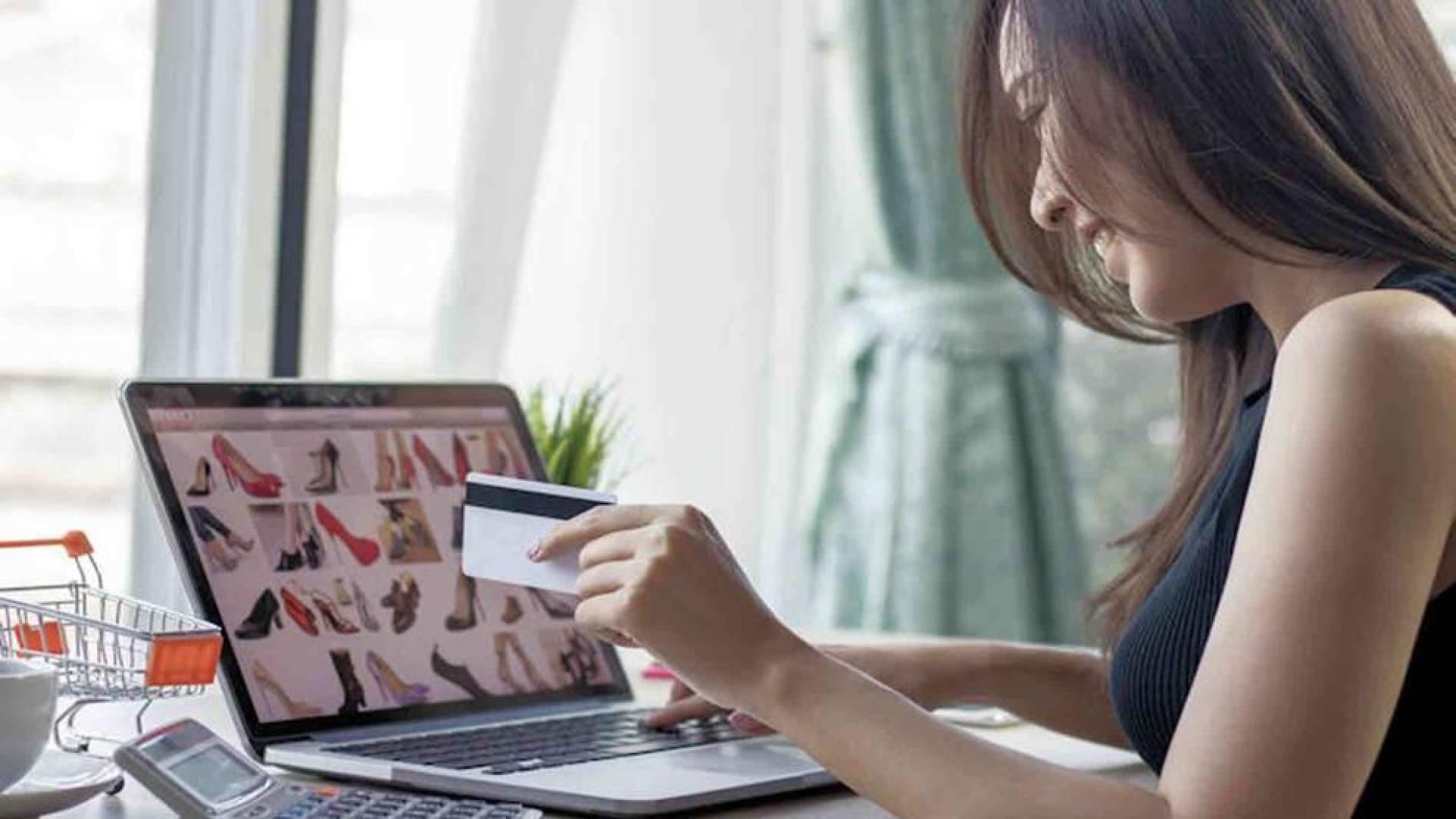 La fiebre por los zapatos llega a las tiendas online