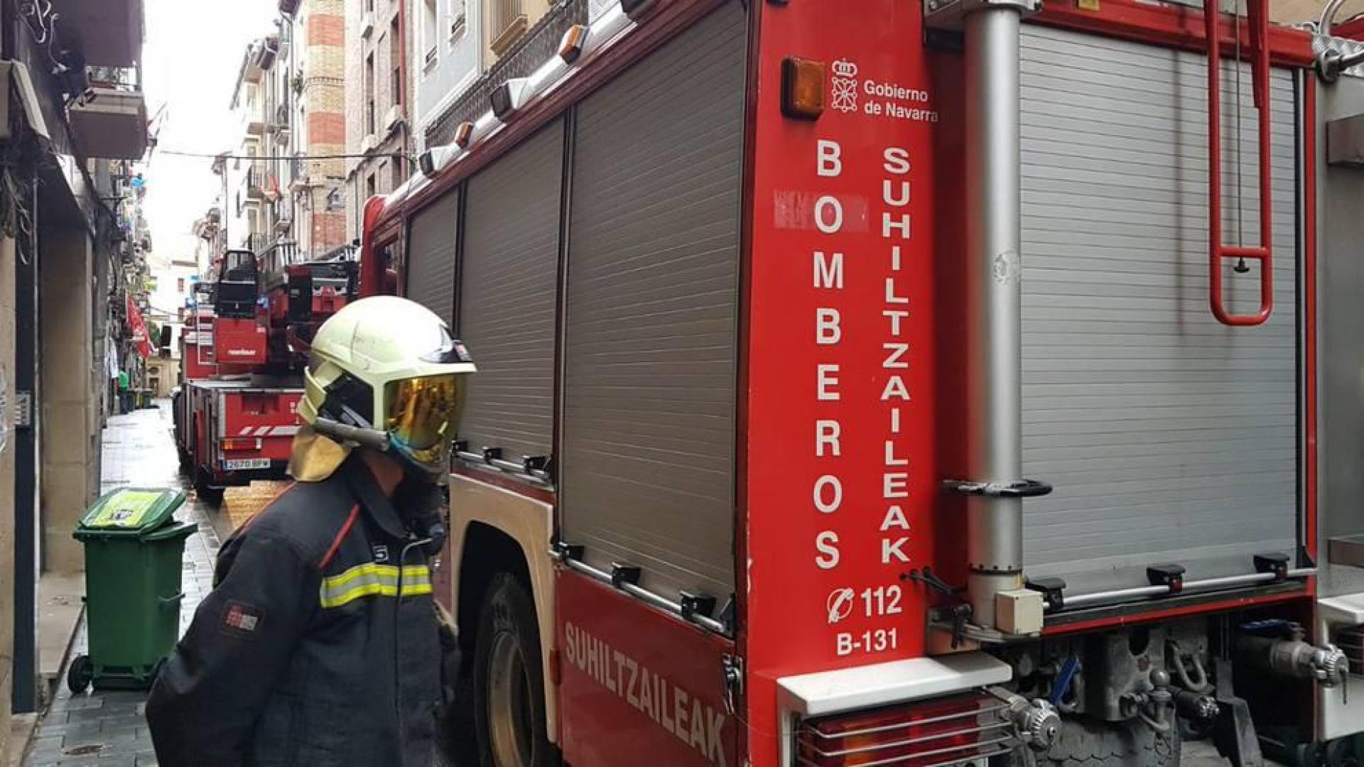 Dos personas intoxicadas en el incendio de una vivienda en Pamplona