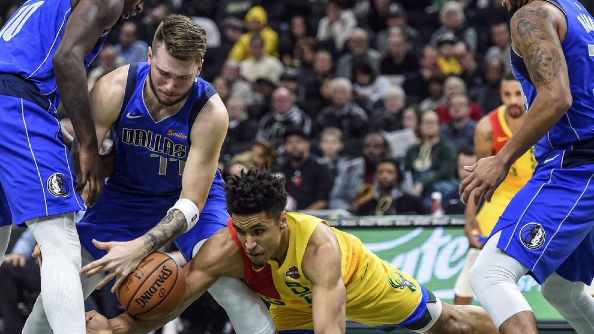 Luka Doncic logra el segundo 'triple-doble' más joven en la historia de la NBA