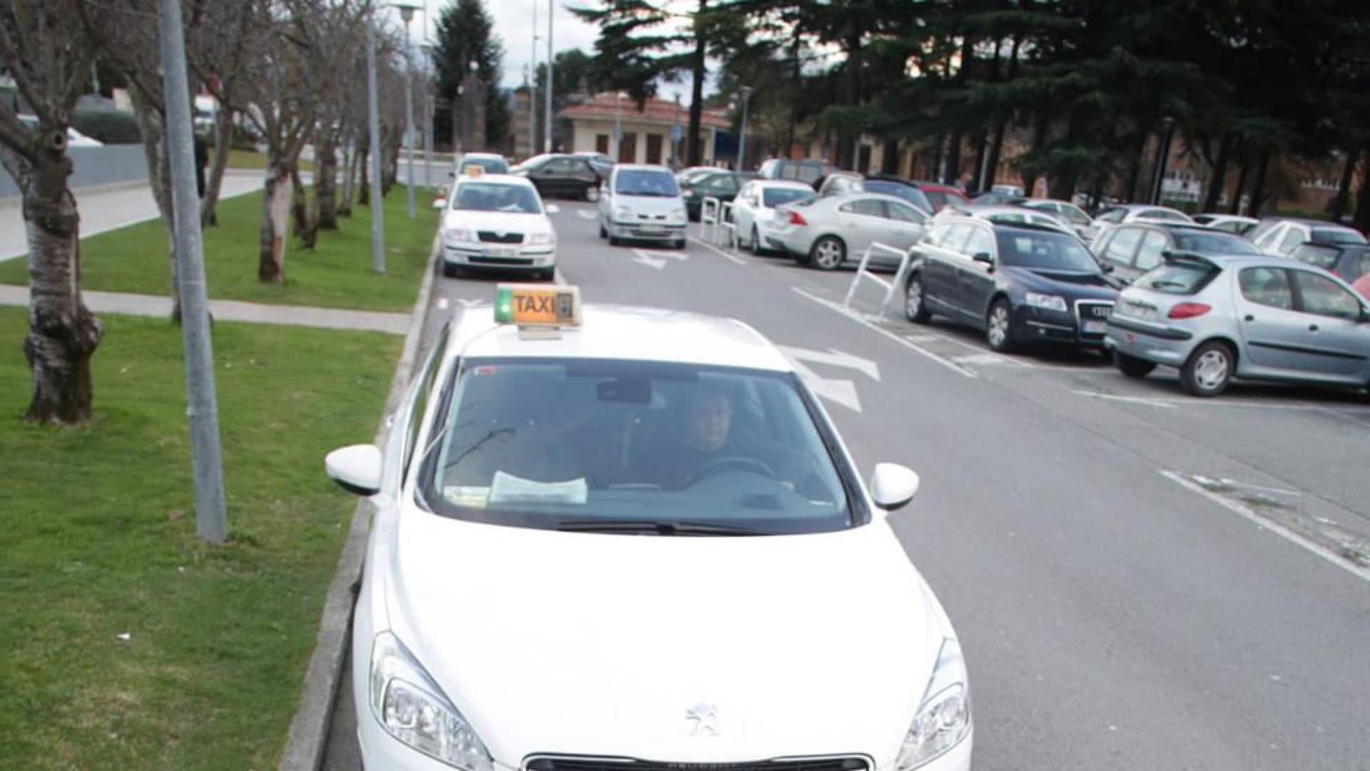 Los taxistas, pendientes de la regulación de las VTC en Navarra