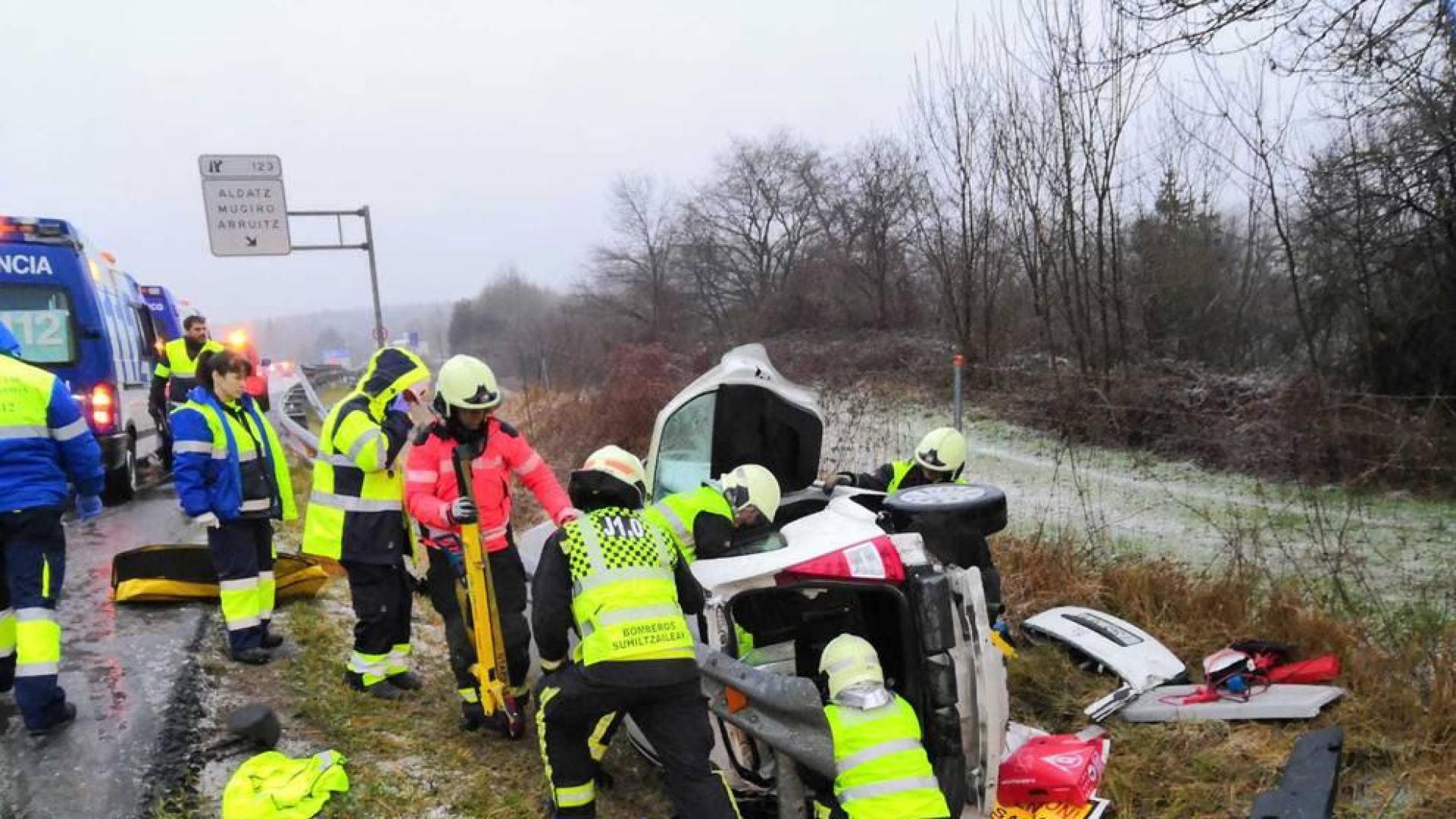 Un trasladado al CHN tras un accidente entre un camión y dos coches en Lekunberri