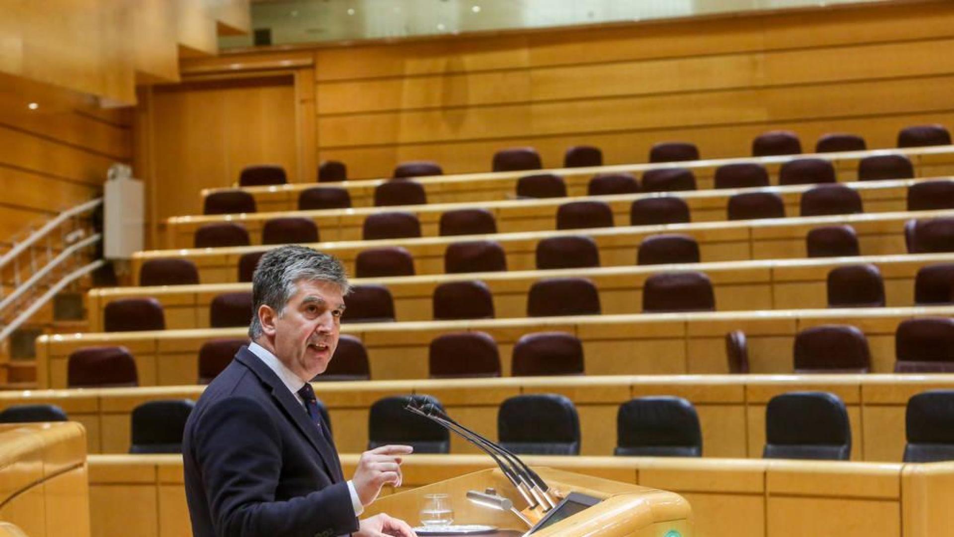 El Senado transforma el pleno de Pedro Sánchez en una reprobación a Cosidó