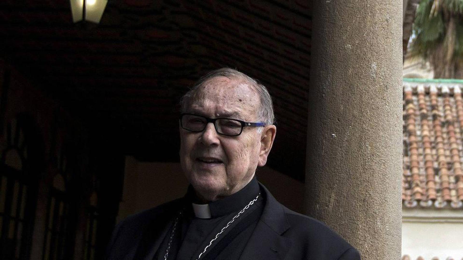 El arzobispo emérito Fernando Sebastián, ingresado por un ictus