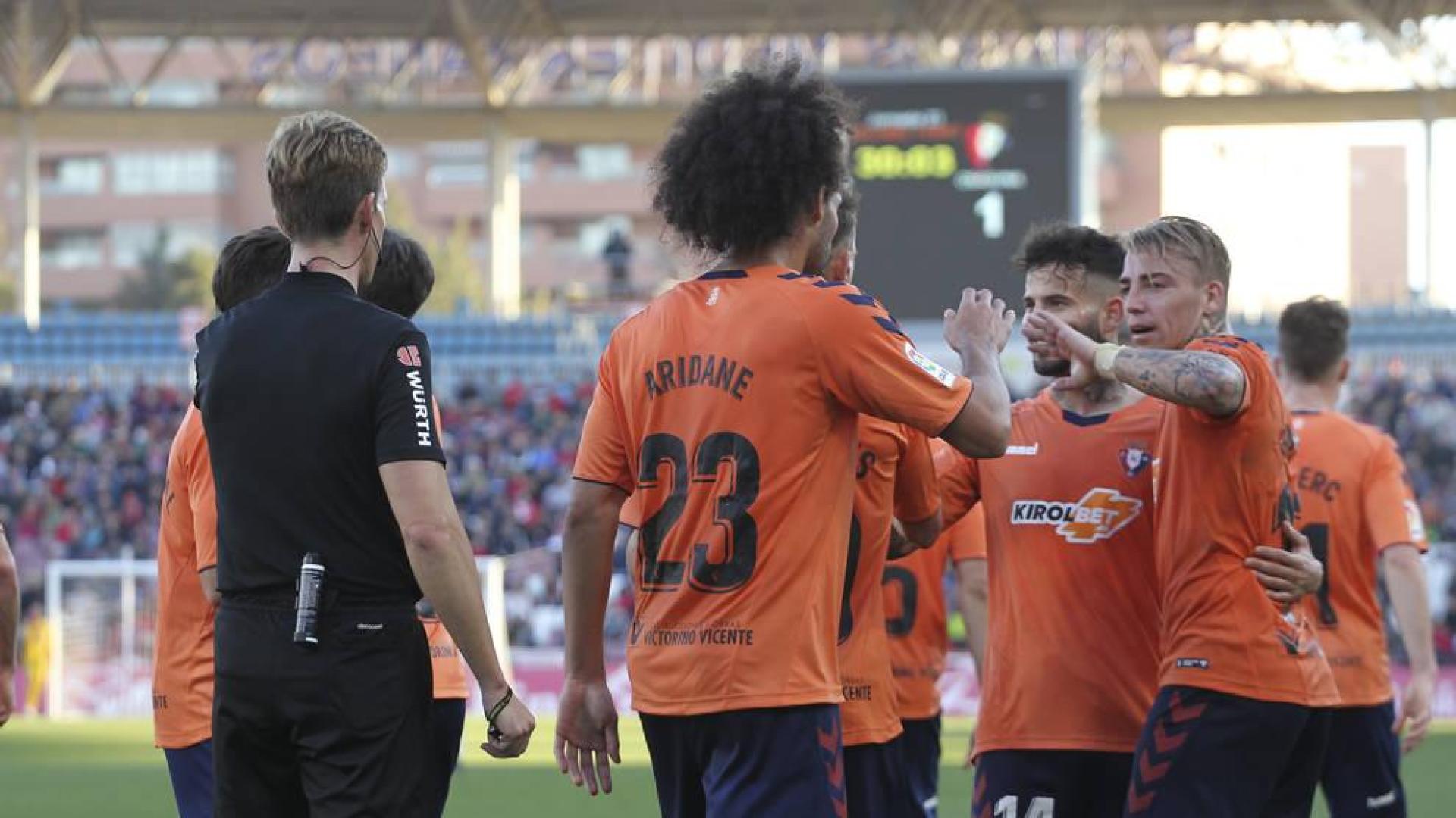Osasuna tira de efectividad para lograr una victoria que le engancha a la zona alta