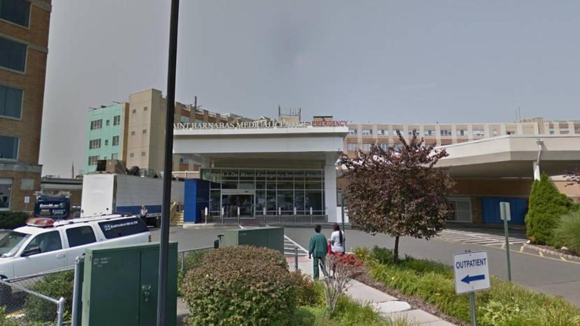 Autorizó la desconexión de su hermano, pero el hospital erró en su identificación