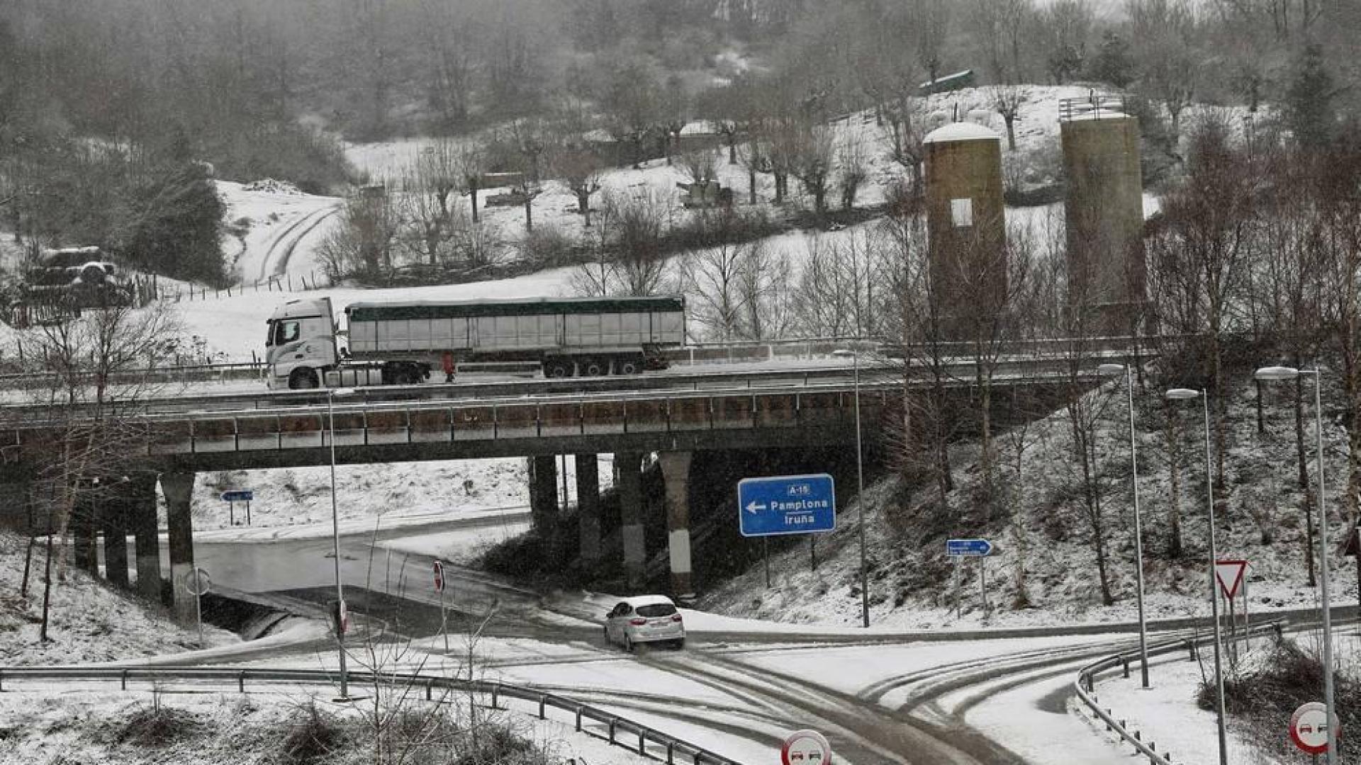Sábado lluvioso, nieve en cotas bajas y fuertes vientos