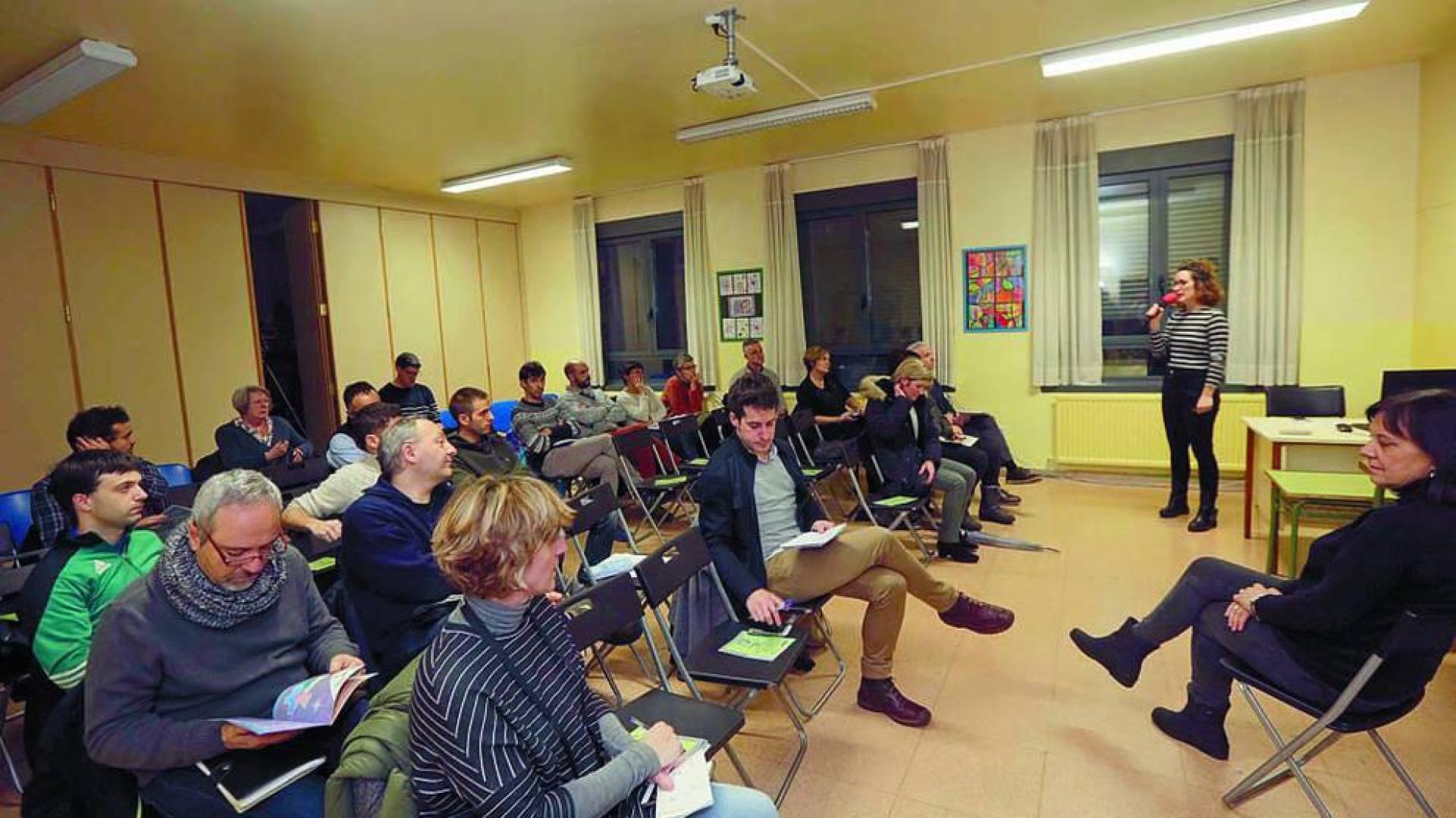La apyma del colegio José María Huarte pide que se cubra el patio