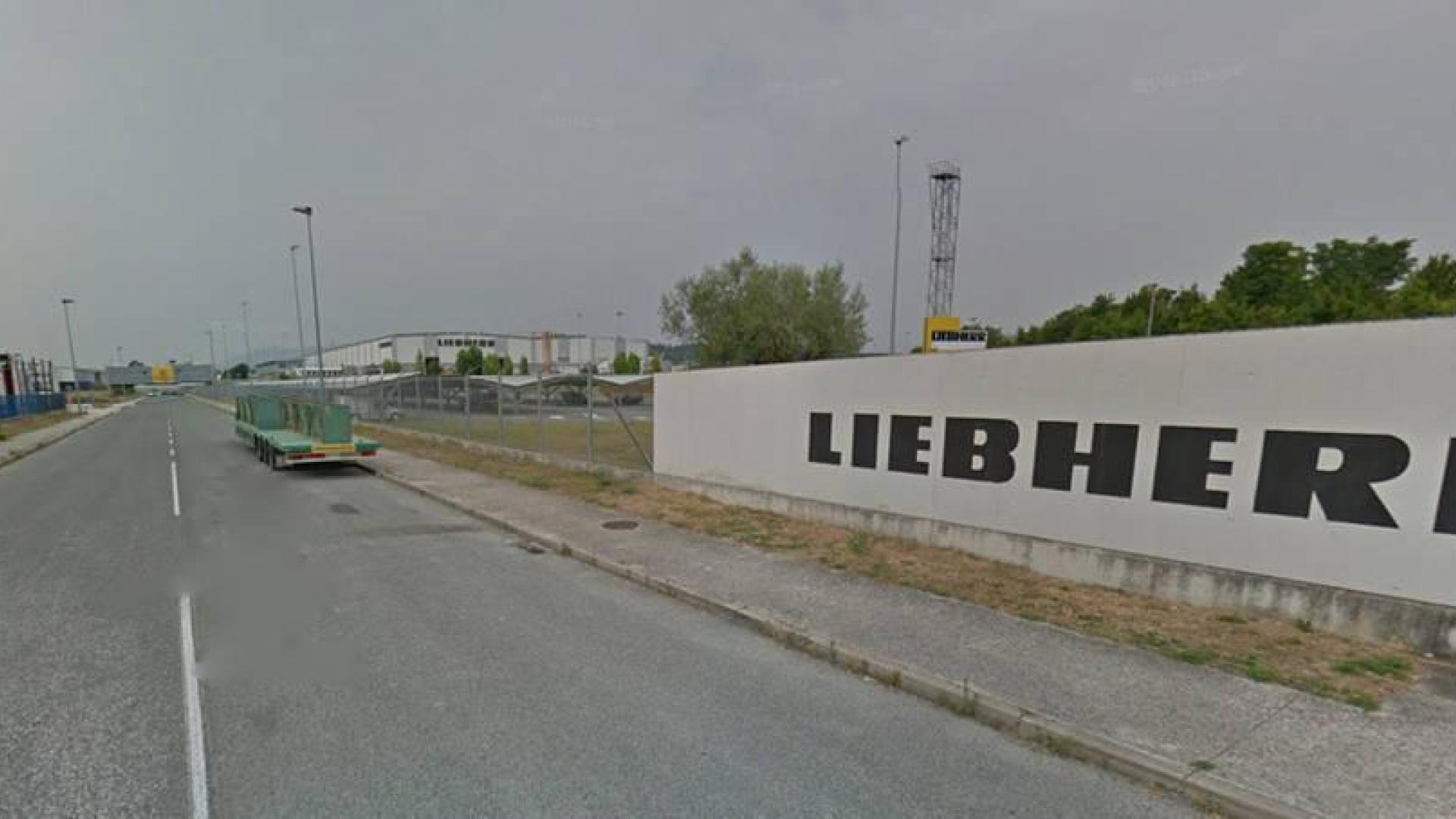 Ayerdi visita Liebherr Industrias Metálicas, que emplea a 250 personas en Pamplona