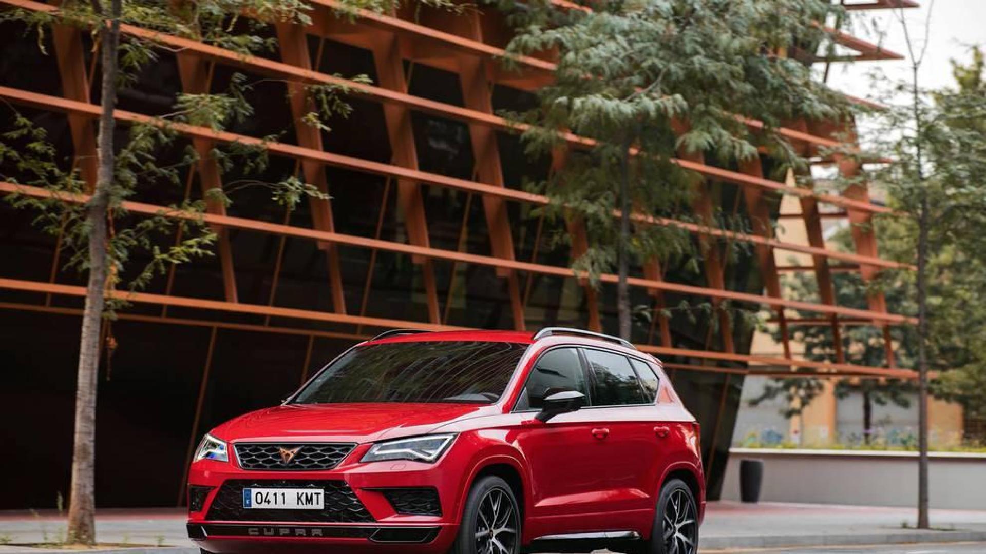 El concesionario Iruña Motor presentó en sociedad la nueva marca deportiva Cupra, que era una línea de acabado 'sport' de Seat y que ahora nace como una marca independiente y espíritu joven