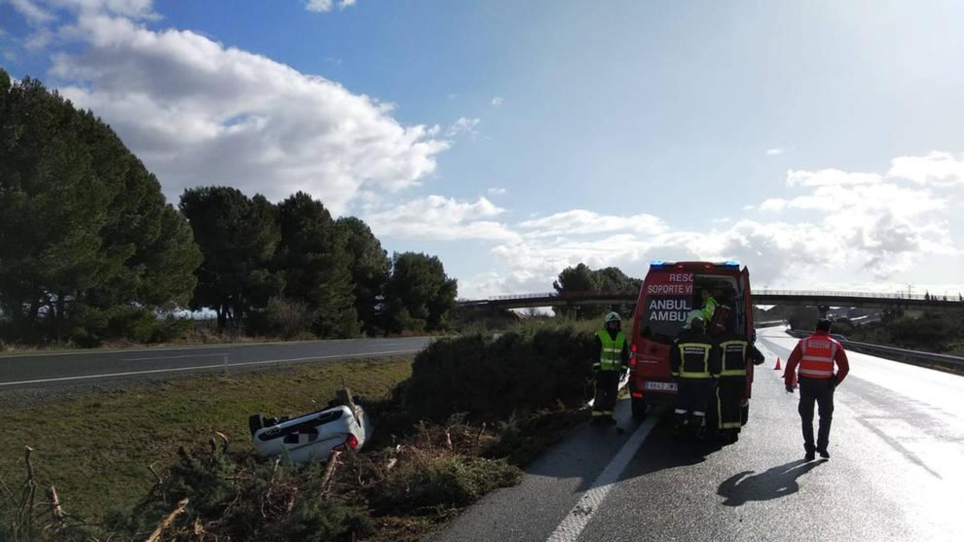 Dos heridos en la salida de vía de un turismo en la AP-15