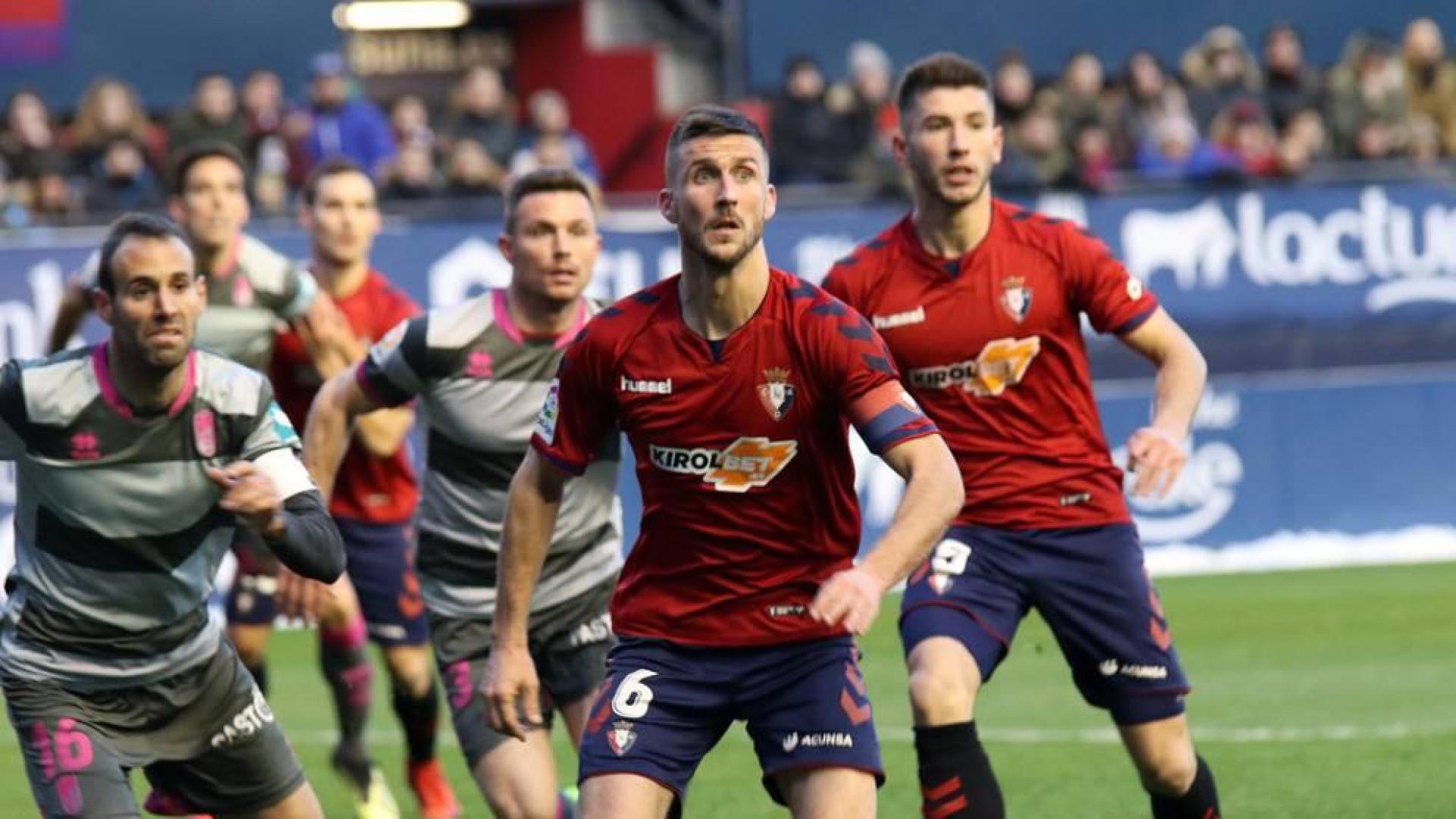 Imágenes del partido Osasuna-Cádiz disputado en El Sadar.