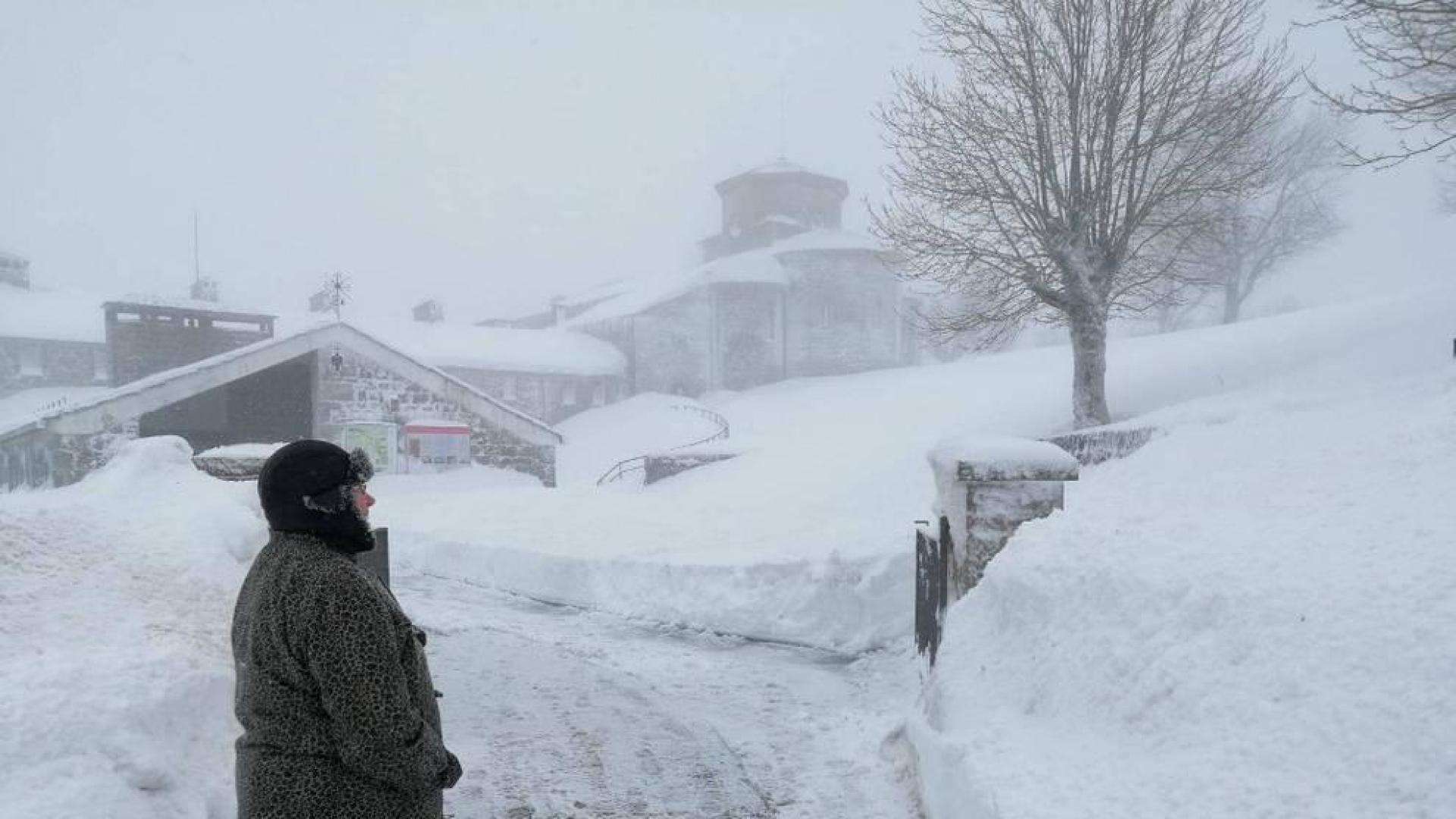 Nieve de postal... y de molestias en el norte de Navarra