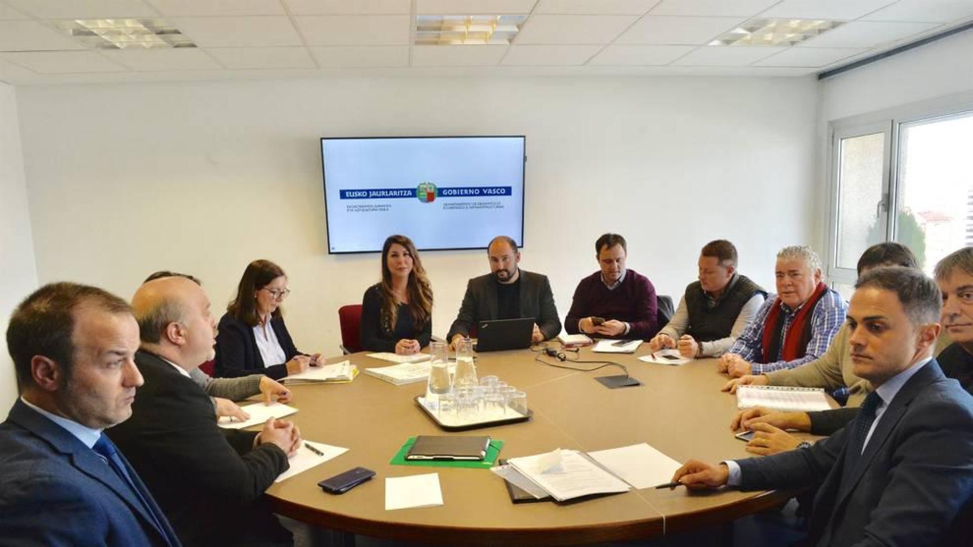 Los VTC deberán contratarse en el País Vasco con una hora de antelación