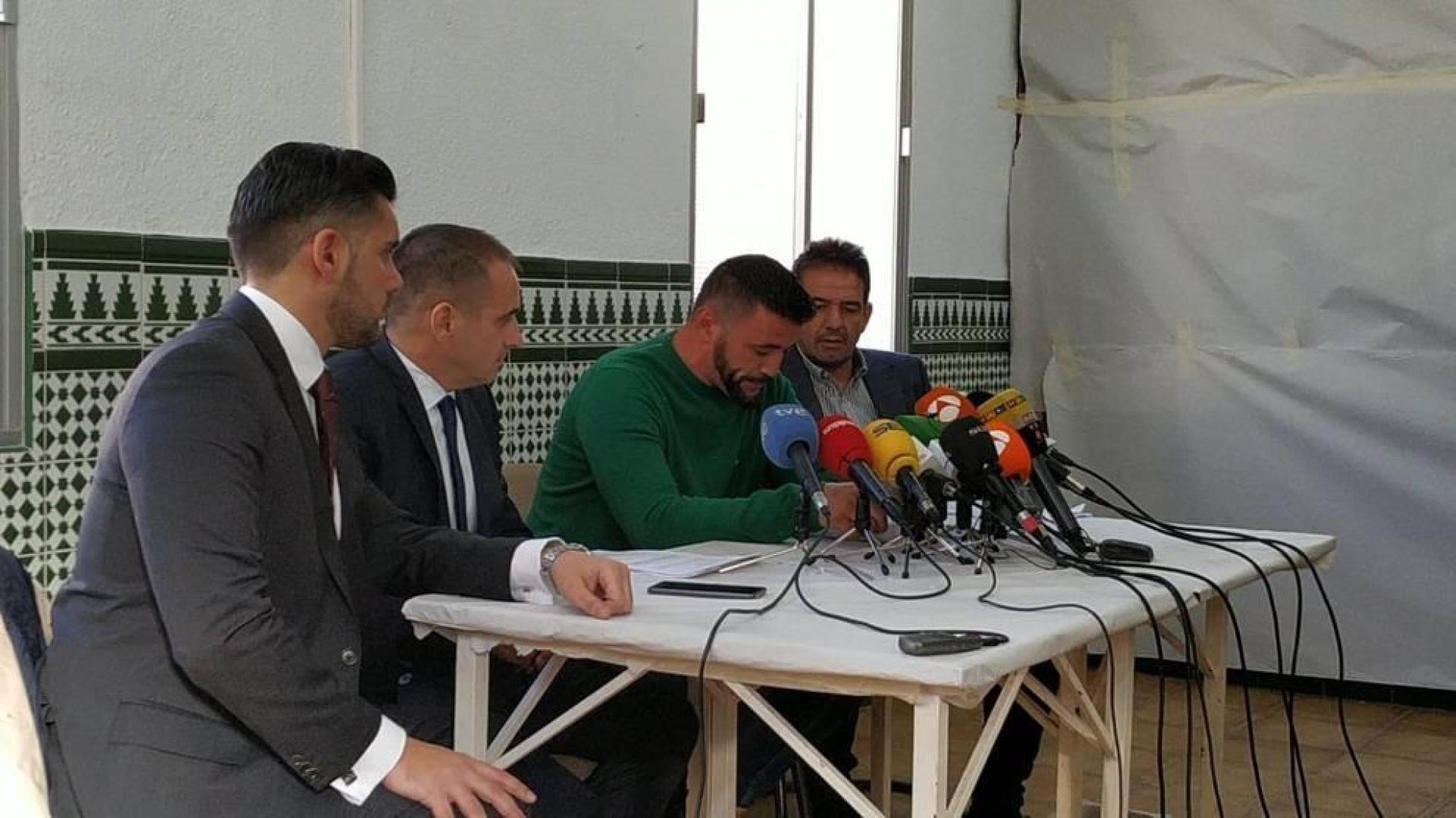 El dueño de la finca dice que protegió el pozo en el que vayó Julen y alertó del riesgo