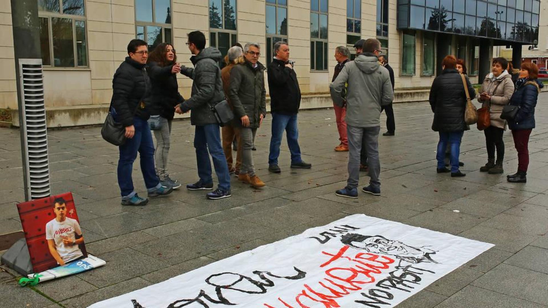El acusado del juicio popular reconoció a la policía que había “ahorcado” al joven