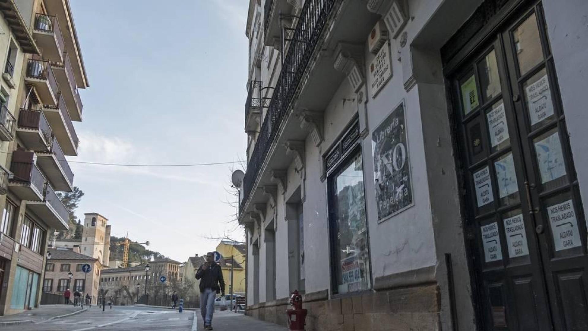 Destinar locales vacíos a viviendas  exigiría primero modificar el Pepri