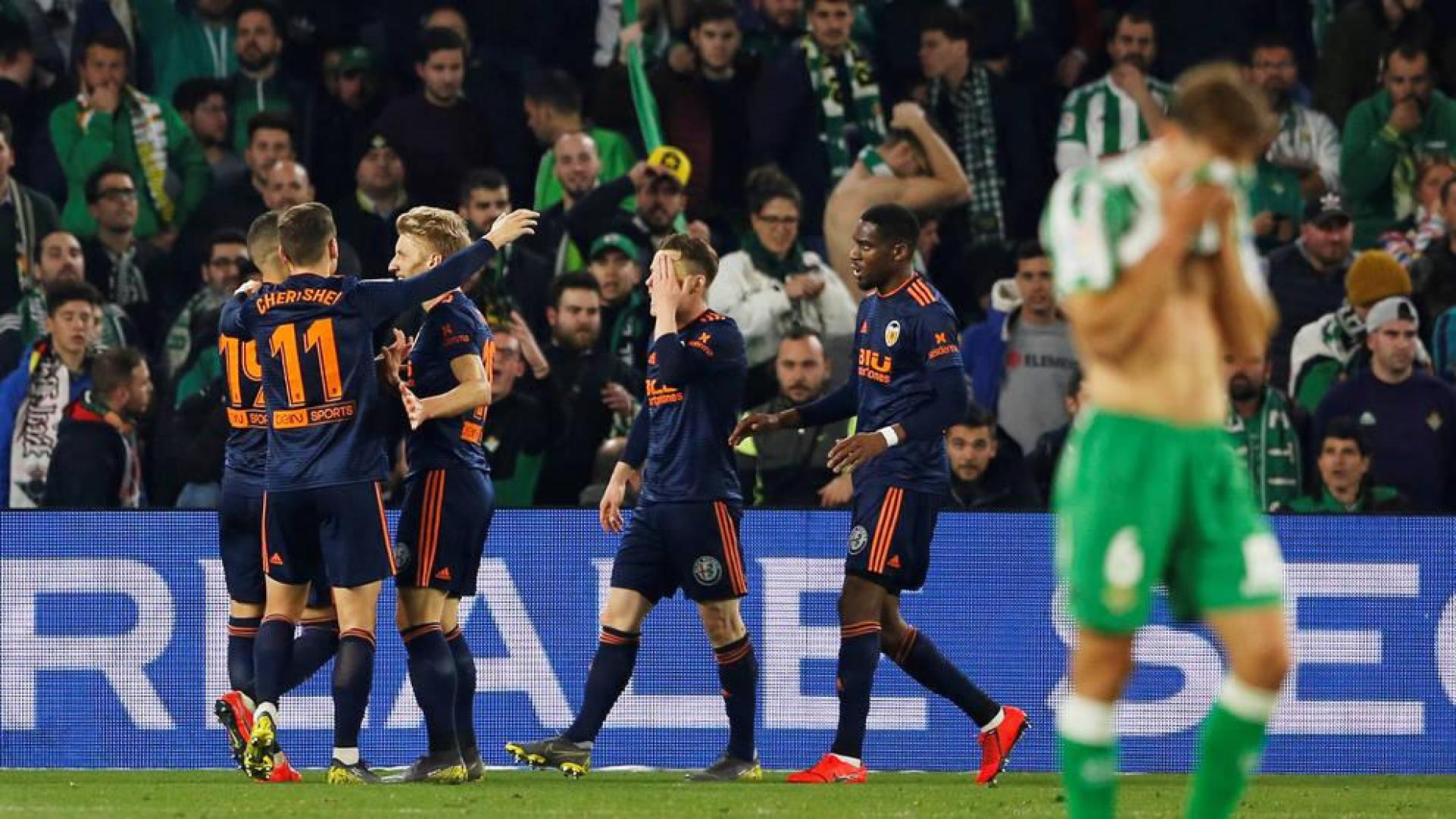 El Valencia ahoga las esperanzas béticas tras remontar