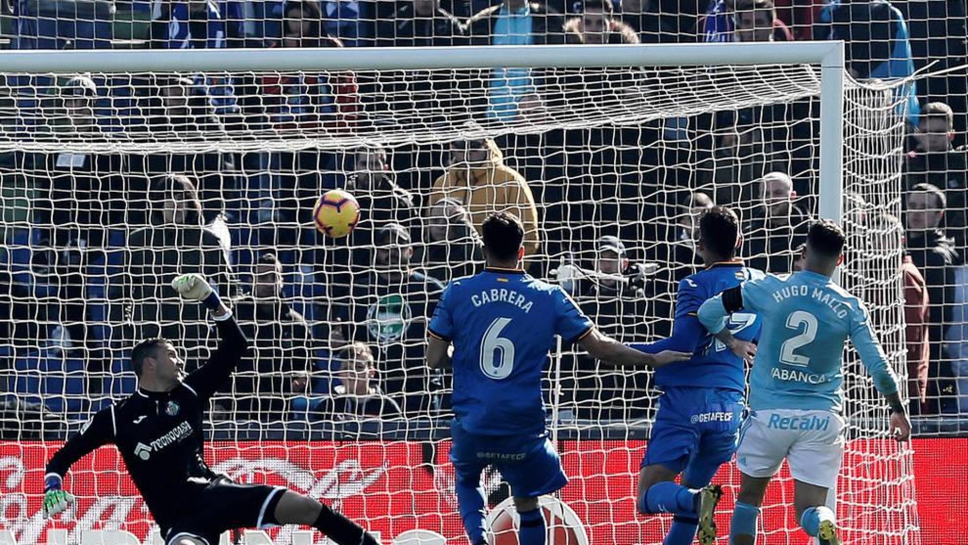 El Getafe sufre para ganar a un Celta con diez