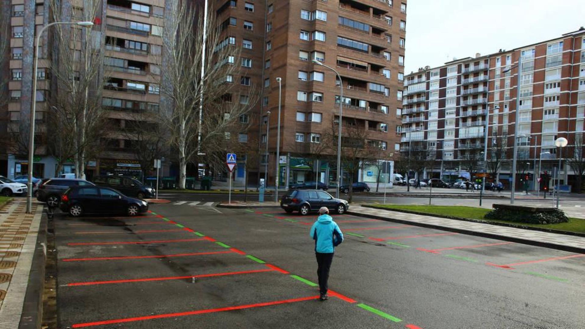 Una de las bolsas de aparcamiento en la confluencia de la calle La Rioja con Pío XII.