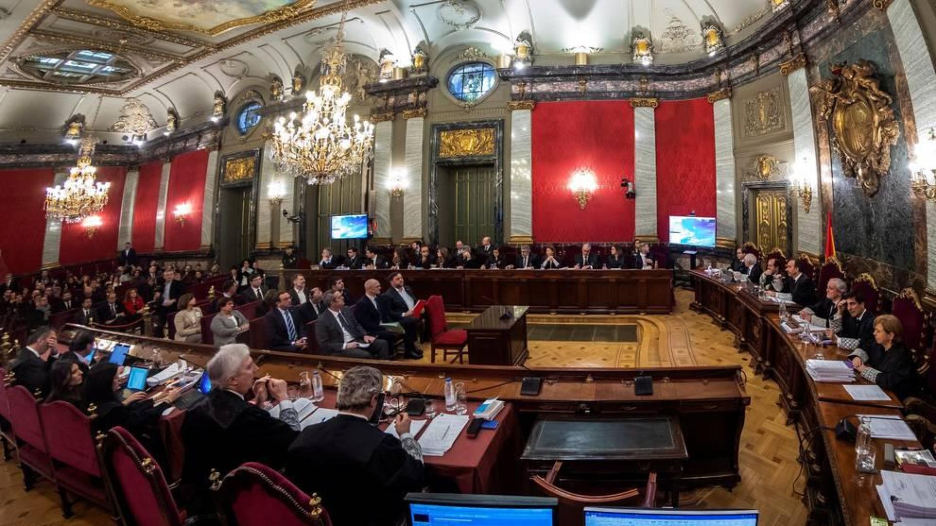 Vista general de la Sala de Plenos del Tribunal Supremo donde hoy se ha iniciado el juicio del "procés".