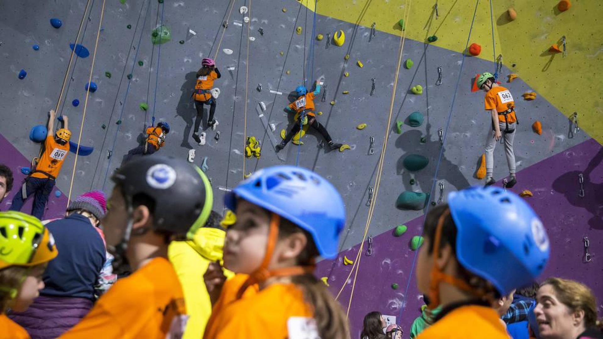 Los niños también disfrutan con la escalada