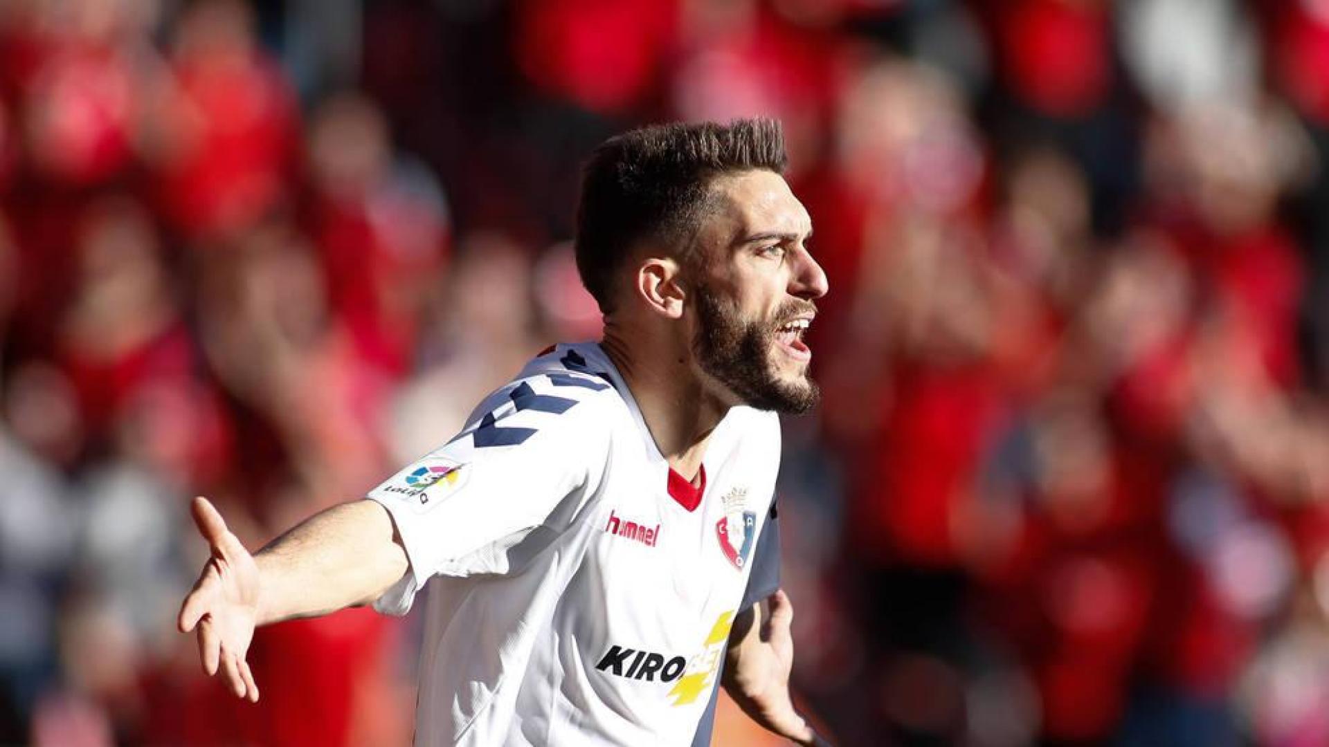 La fe de Osasuna tiene premio en el último minuto