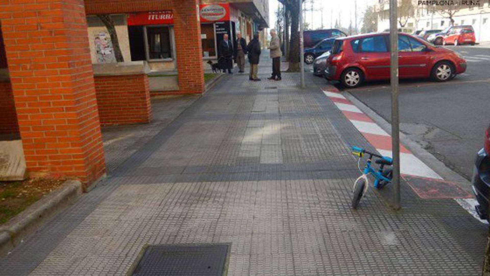 Atropellado un niño en Pamplona por un coche que salía de un aparcamiento