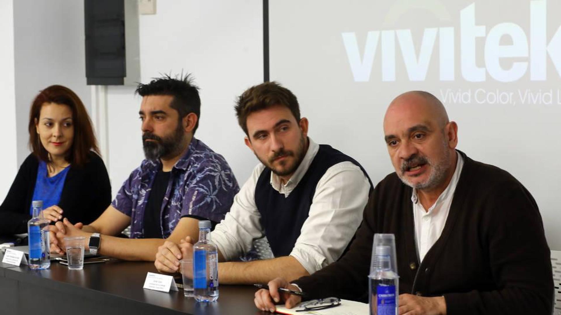 Desde la izquierda, Lorena Ares, Carlos Fernández de Vigo, Javier Celay y Arturo Cisneros, ayer, en la presentación en Creanavarra de las dos nuevas formaciones que se van a impartir.