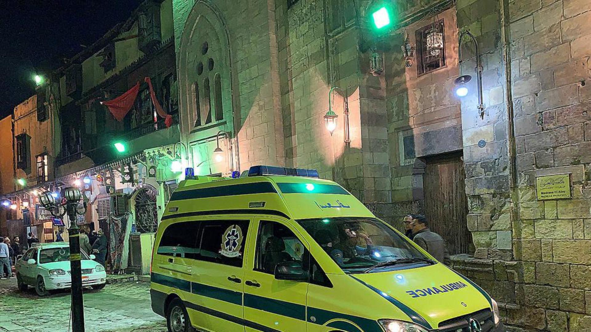 Tres policías muertos tras inmolarse un terrorista en El Cairo