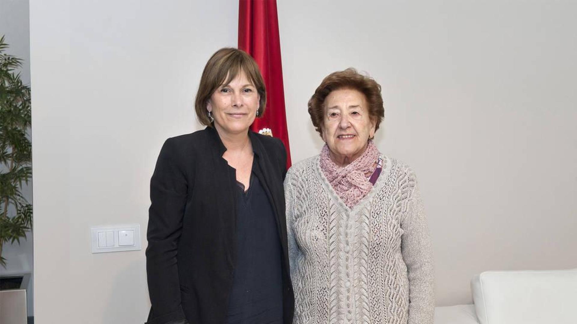 Uxue Barkos y Lucía Odria, en el despacho presidencial.