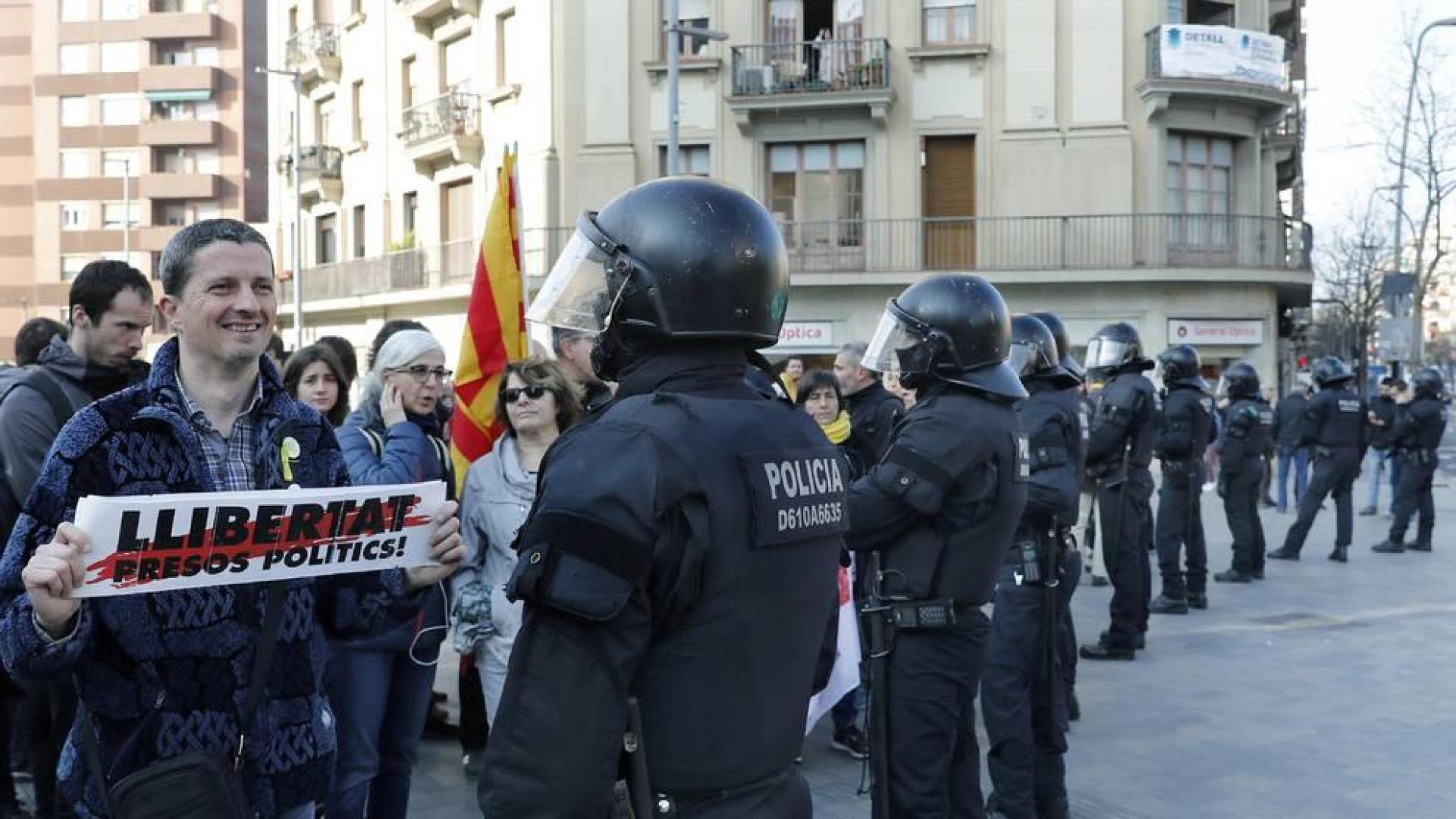 Un total de 28 heridos, entre ellos 12 mossos, durante las manifestaciones por la huelga