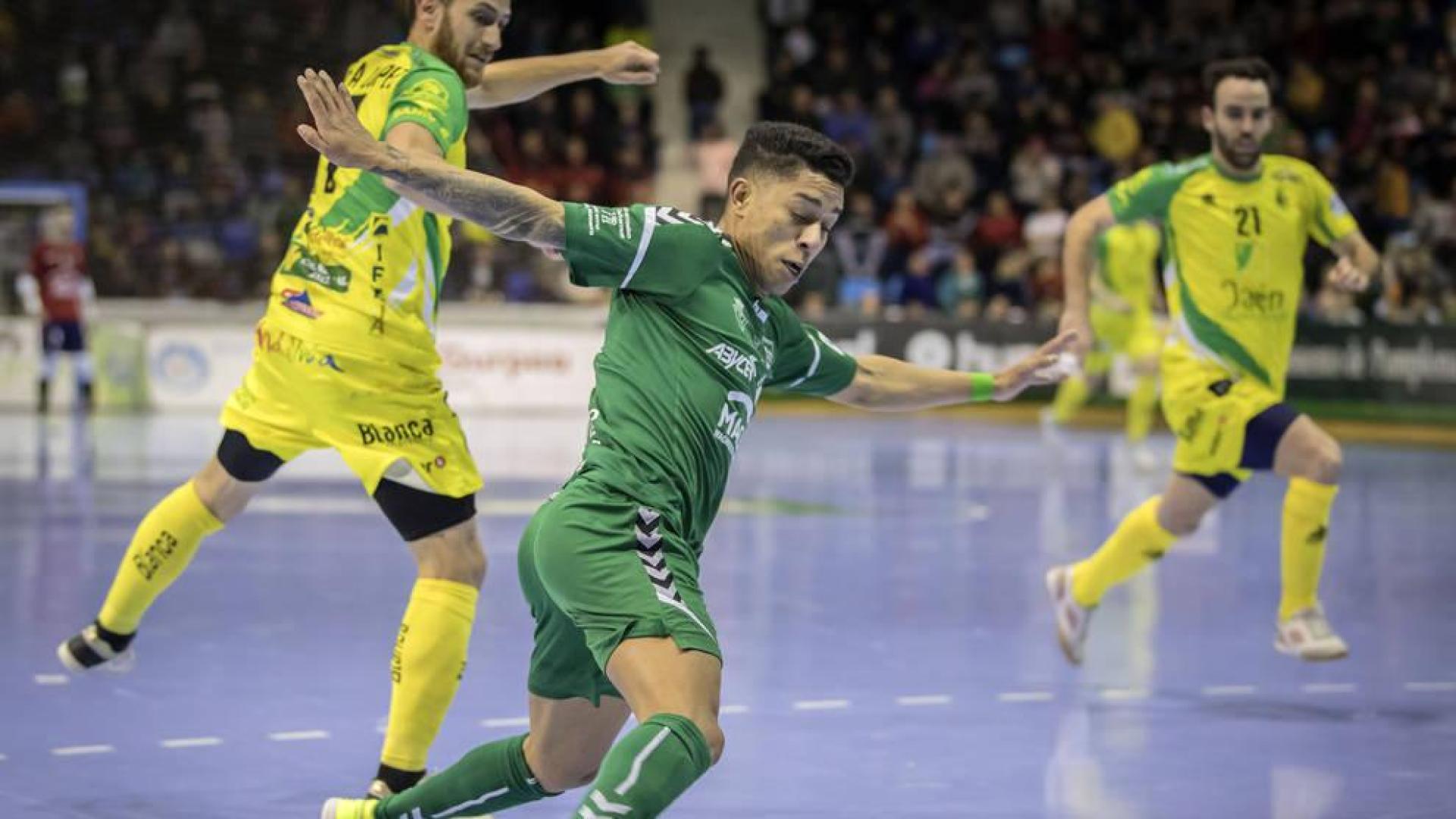 Osasuna Magna recibe al Antequera para seguir tercero