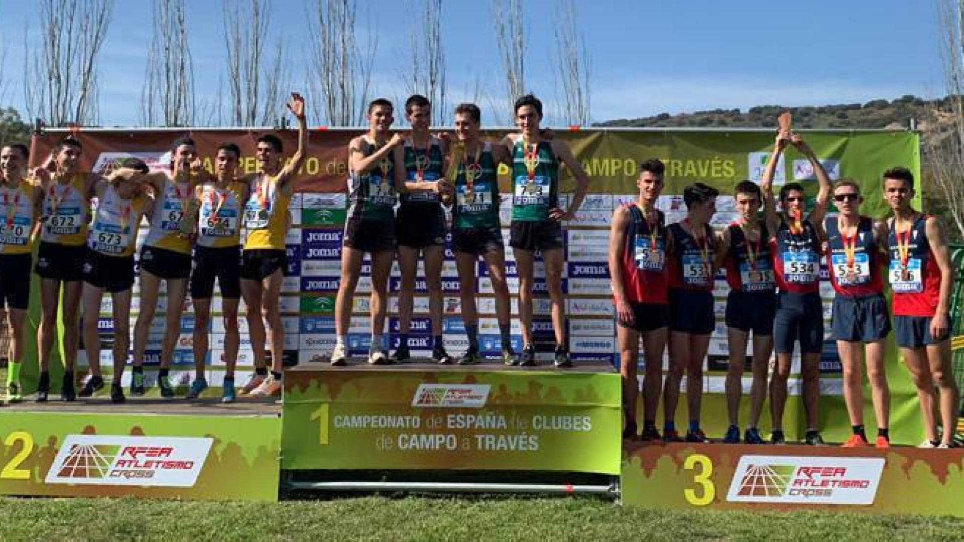 Dos platas y un bronce en Linares para el Grupompleo Pamplona Atlético