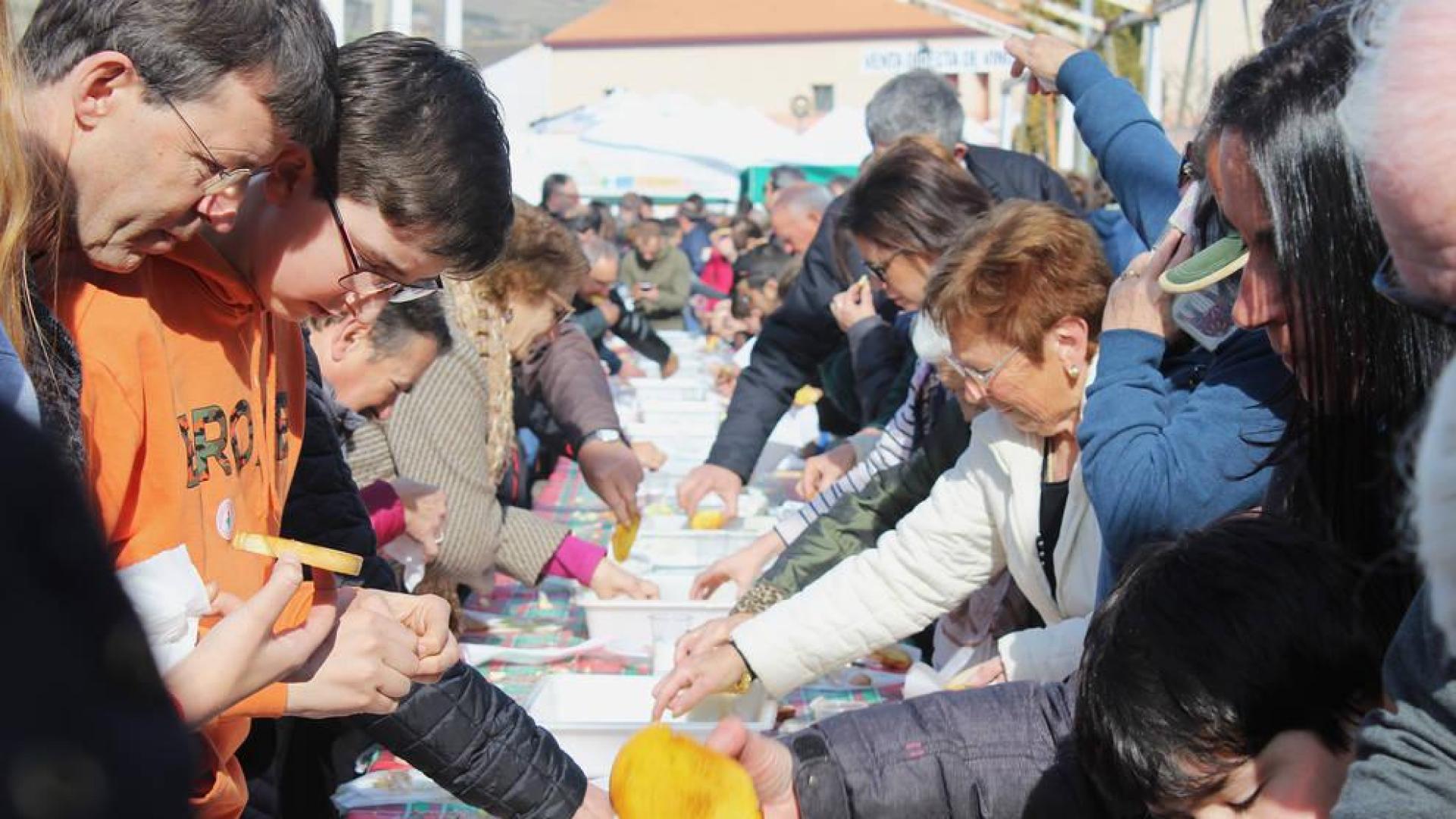 Más de 10.000 personas saborean la primera cata del aceite de Arróniz