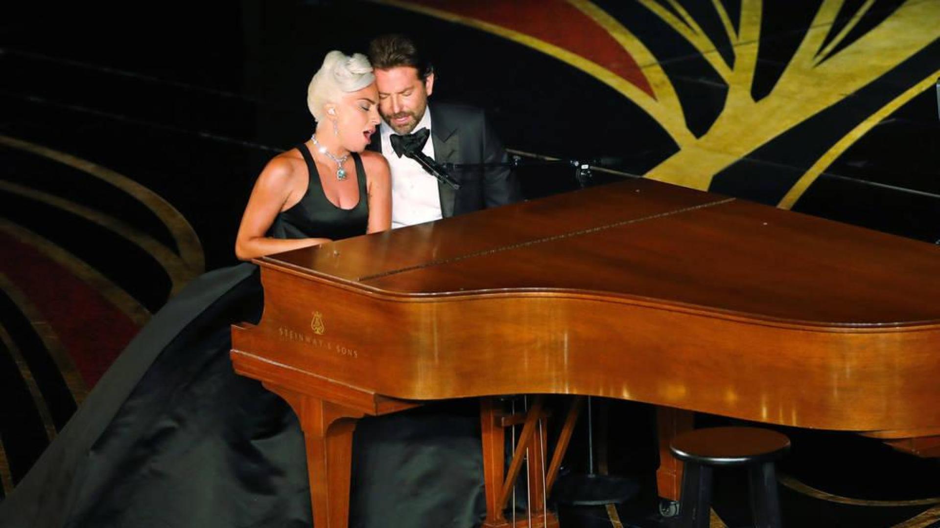 Lady Gaga y Bradley Cooper se meriendan unos Oscar más ágiles y muy hispanos