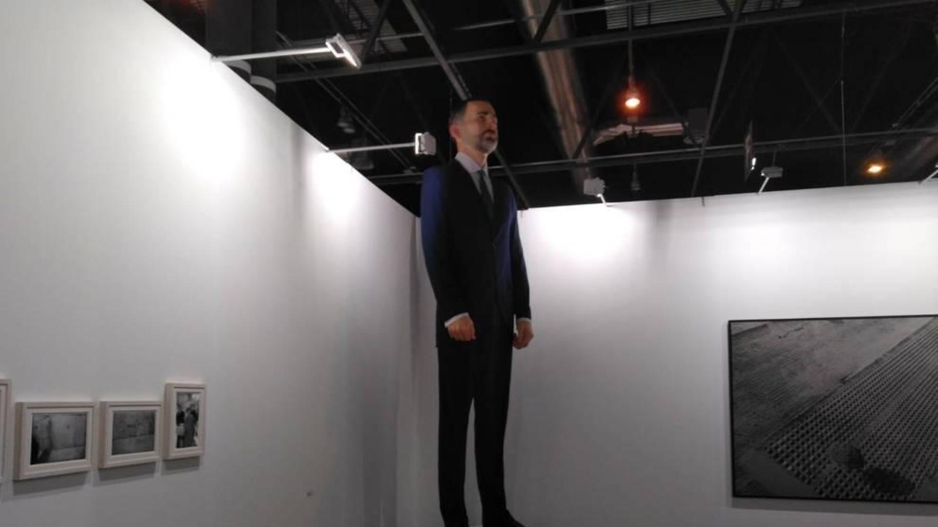 Ninot, obra de Santiago Sierra y Eugenio Merino en ARCO que representa al rey Felipe VI.