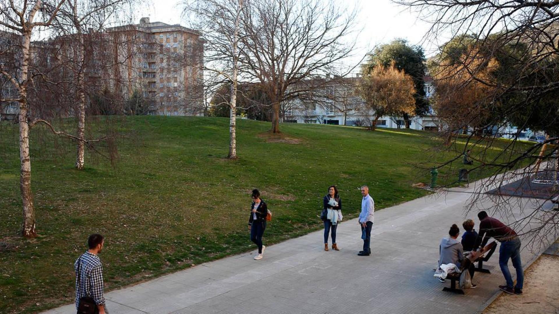 Vista de la zona de los “montículos” en el Parque de la Paz. La zona se reformará por fases.