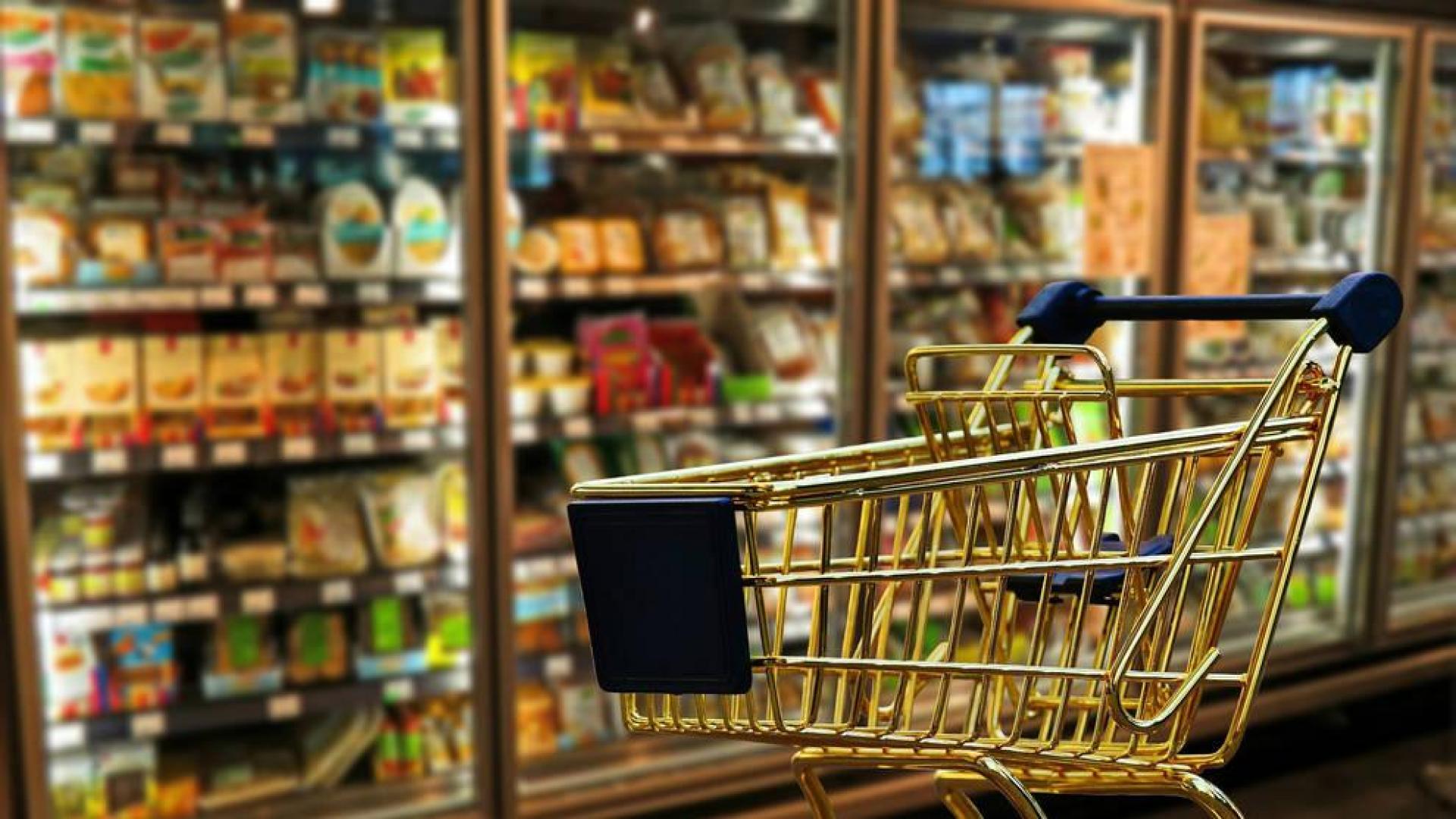Cuatro de cada diez españoles solo tiene dinero para comprar lo básico
