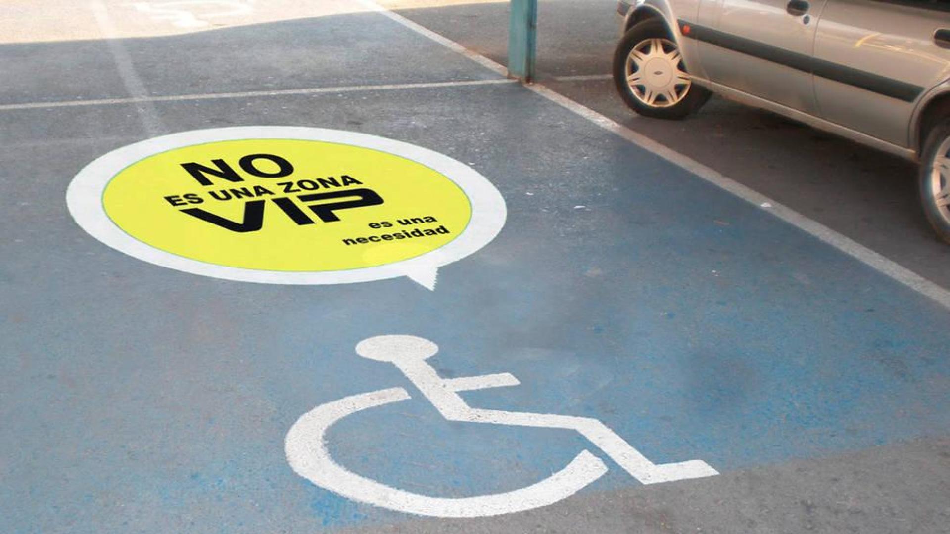 Campaña sobre el uso de plazas para discapacitados en Pamplona.