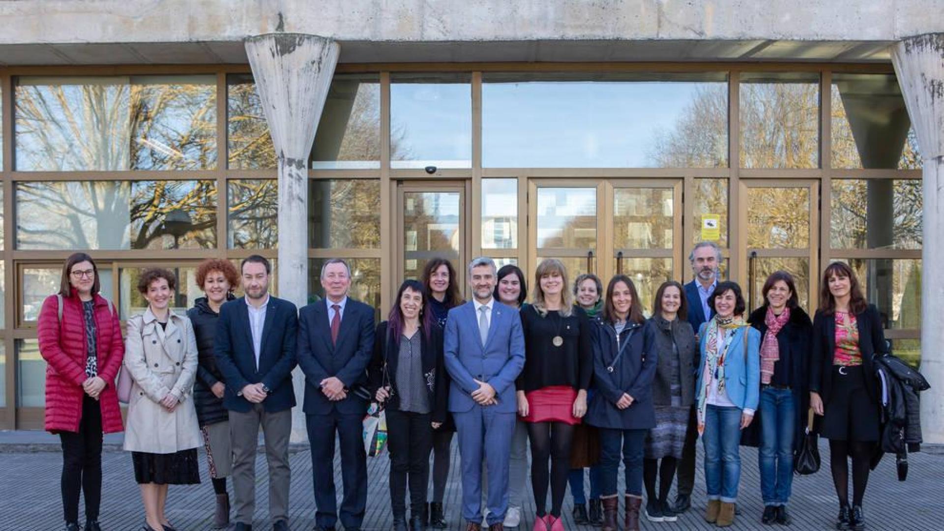 La UPNA y el Gobierno foral crean una Cátedra de Mujer, Ciencia y Tecnología