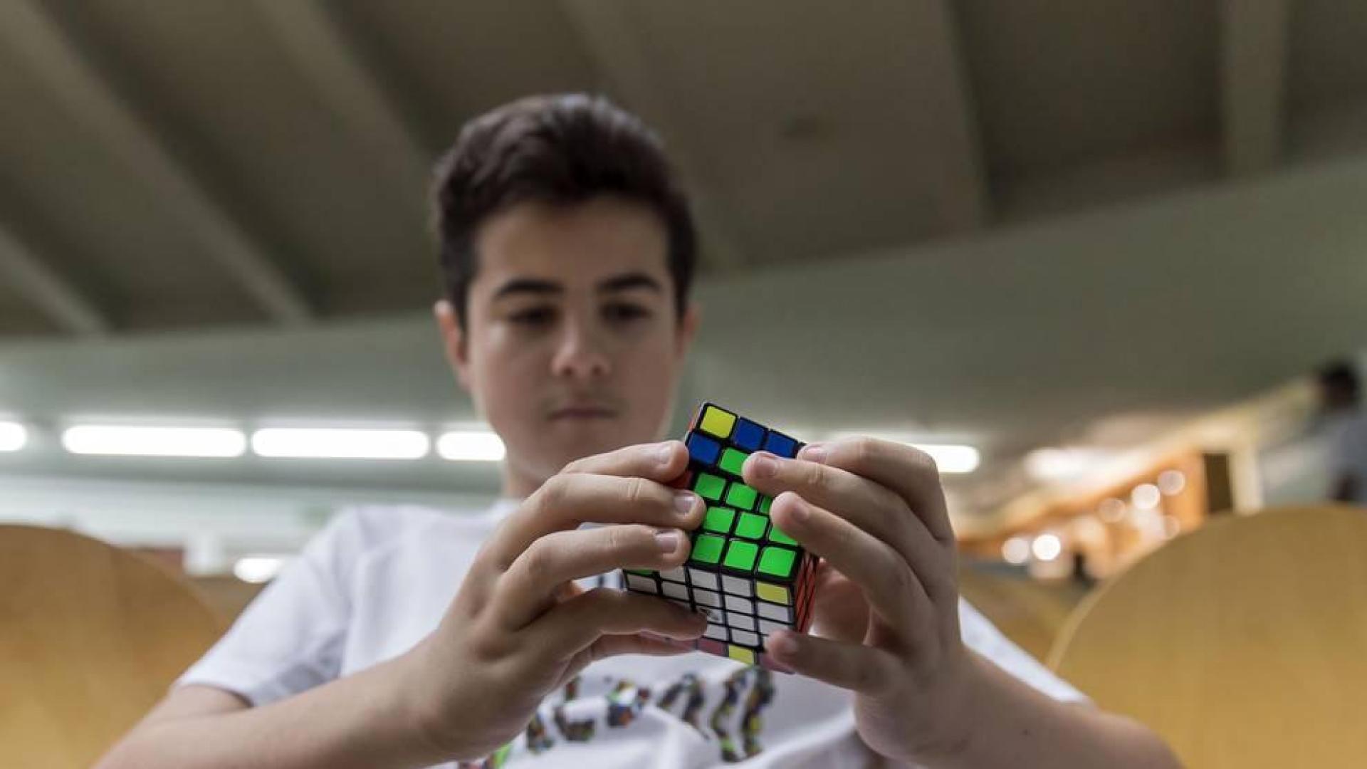 El XV Campeonato de España de Speedcubing tuvo lugar en el frontón de labrit, con 148 jugadores inscritos.