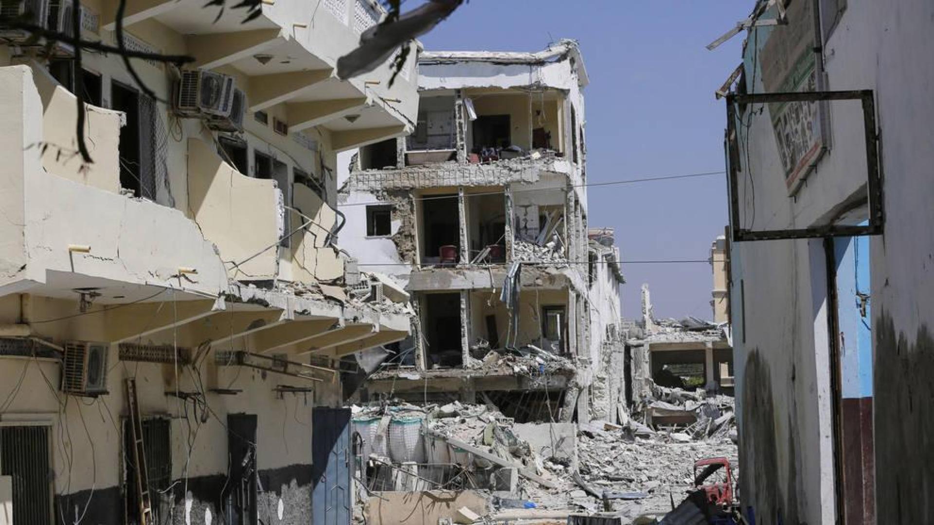 Al menos 25 muertos y 60 heridos en un ataque con camión bomba en Mogadiscio