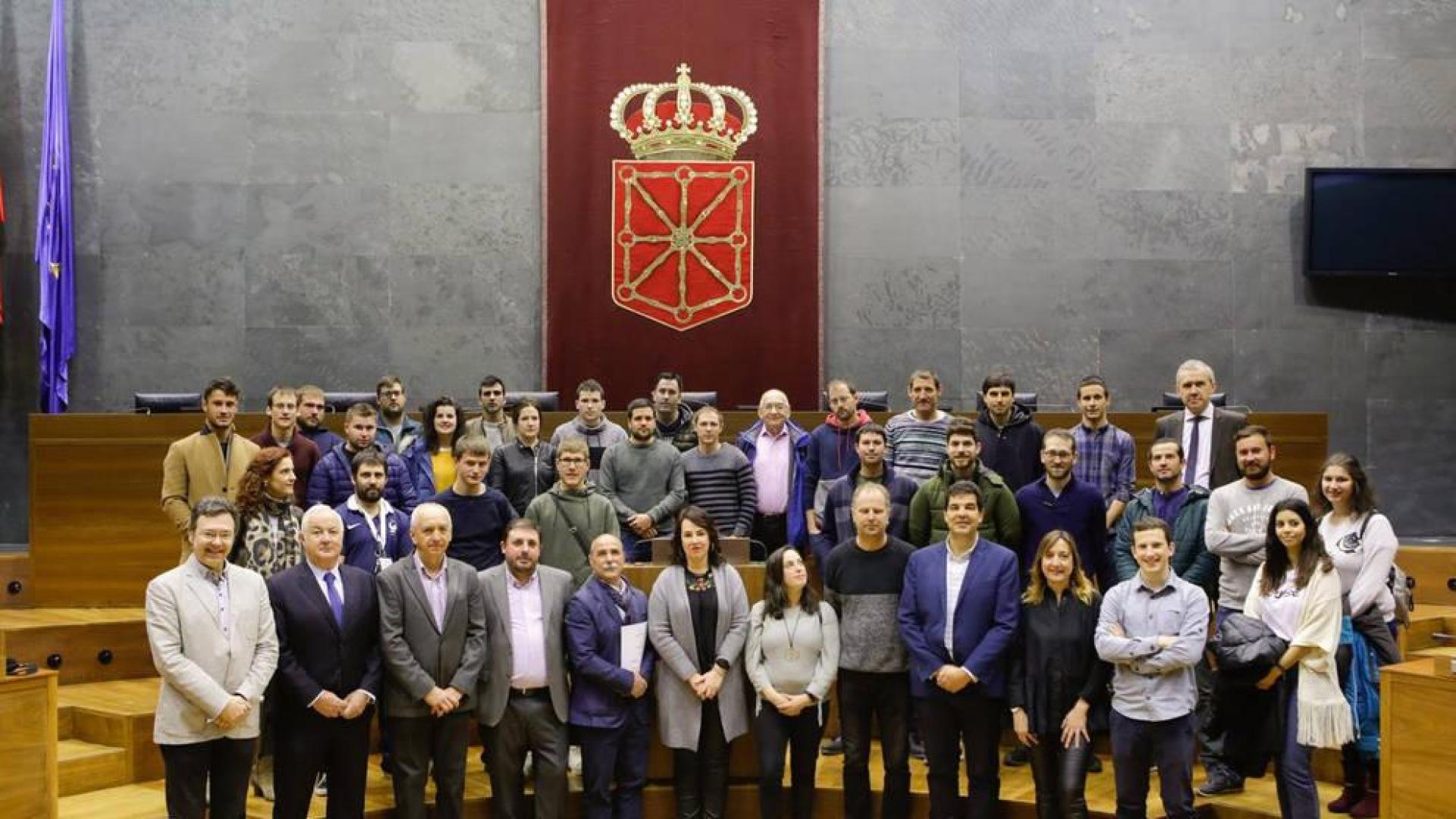 Recepción en el Parlamento a los participantes en el Campus de Jóvenes Cooperativistas