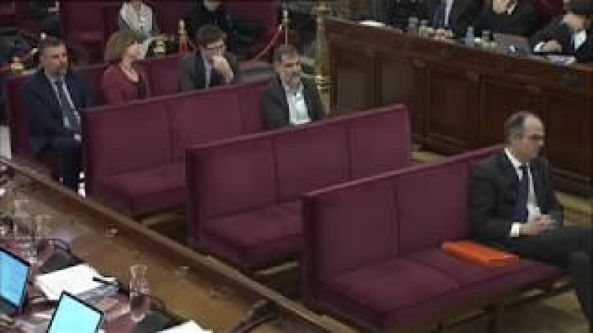 La secretaria judicial relata cómo salió de la Consellería de Economía